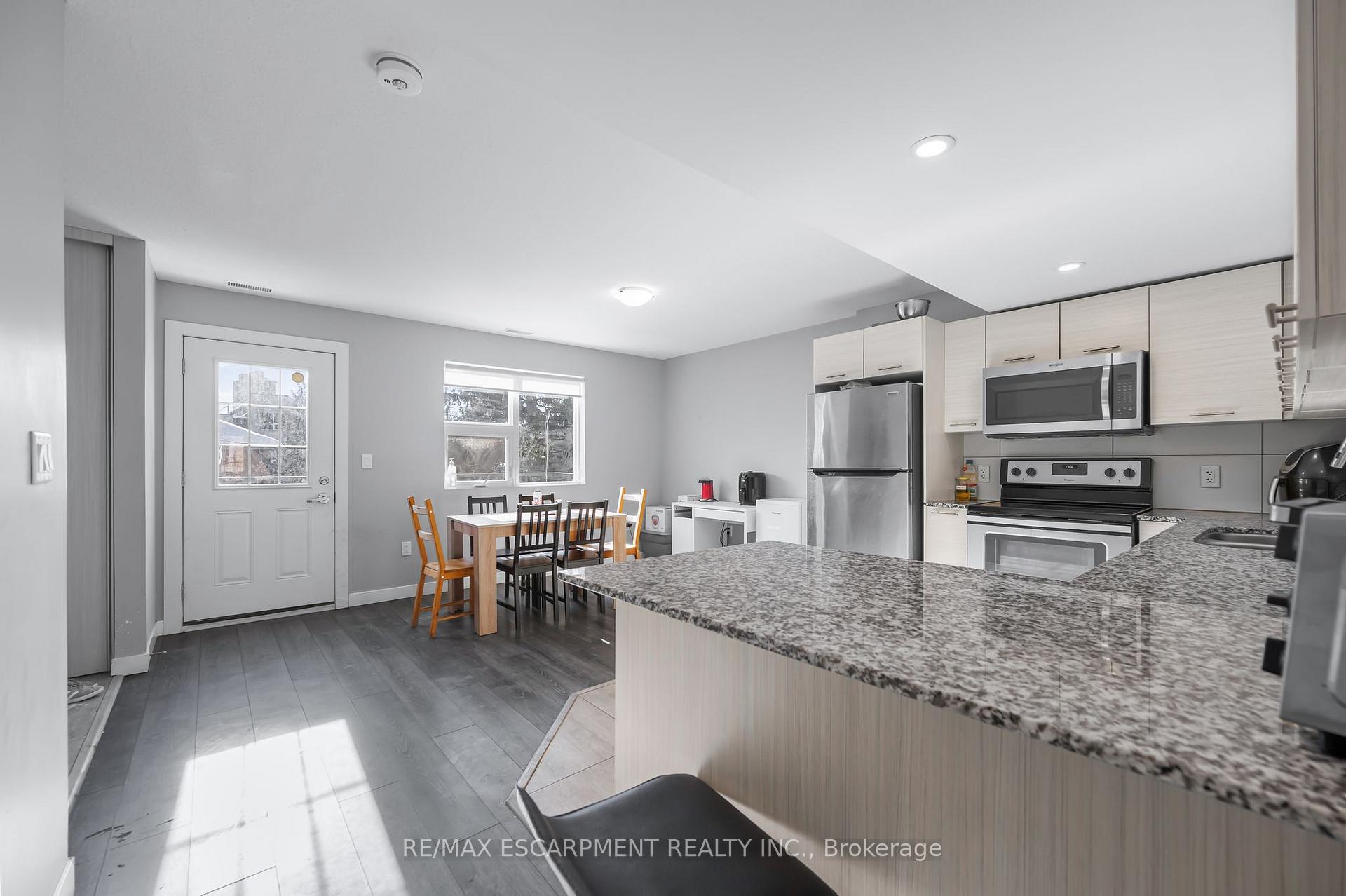 Photo 6 of Unit 212, 338 Albert Street, Waterloo, Lakeshore Village — HOMEH