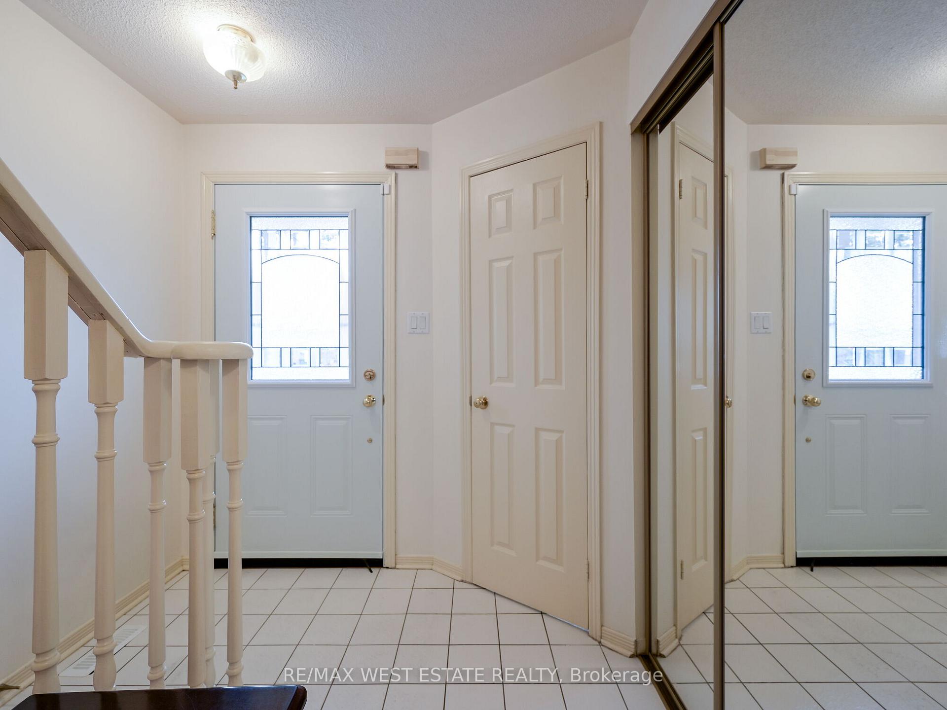 Photo 5 of 26 Bridlefield Crescent, Caledon, Bolton North — HOMEH