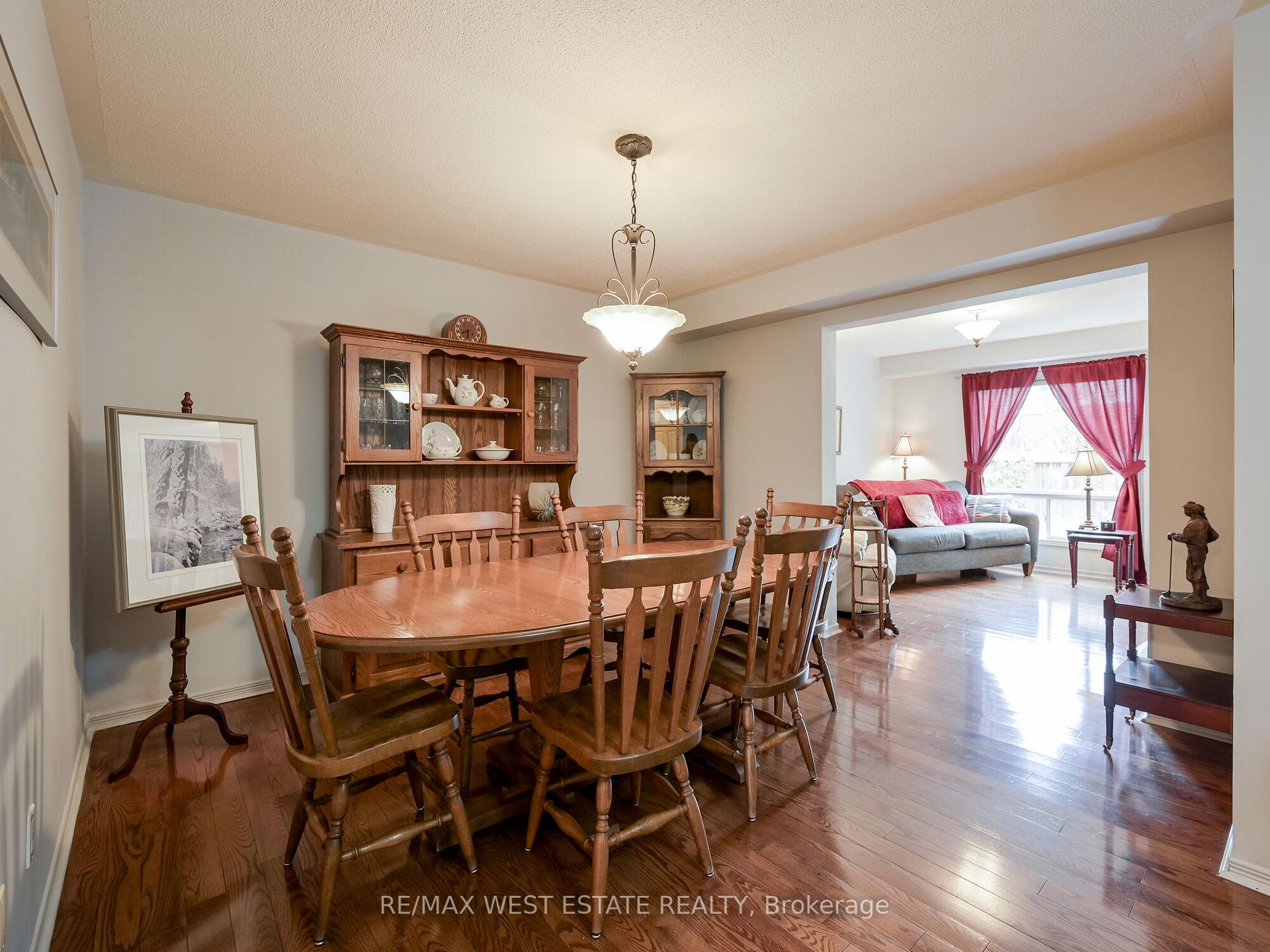 Photo 7 of 26 Bridlefield Crescent, Caledon, Bolton North — HOMEH