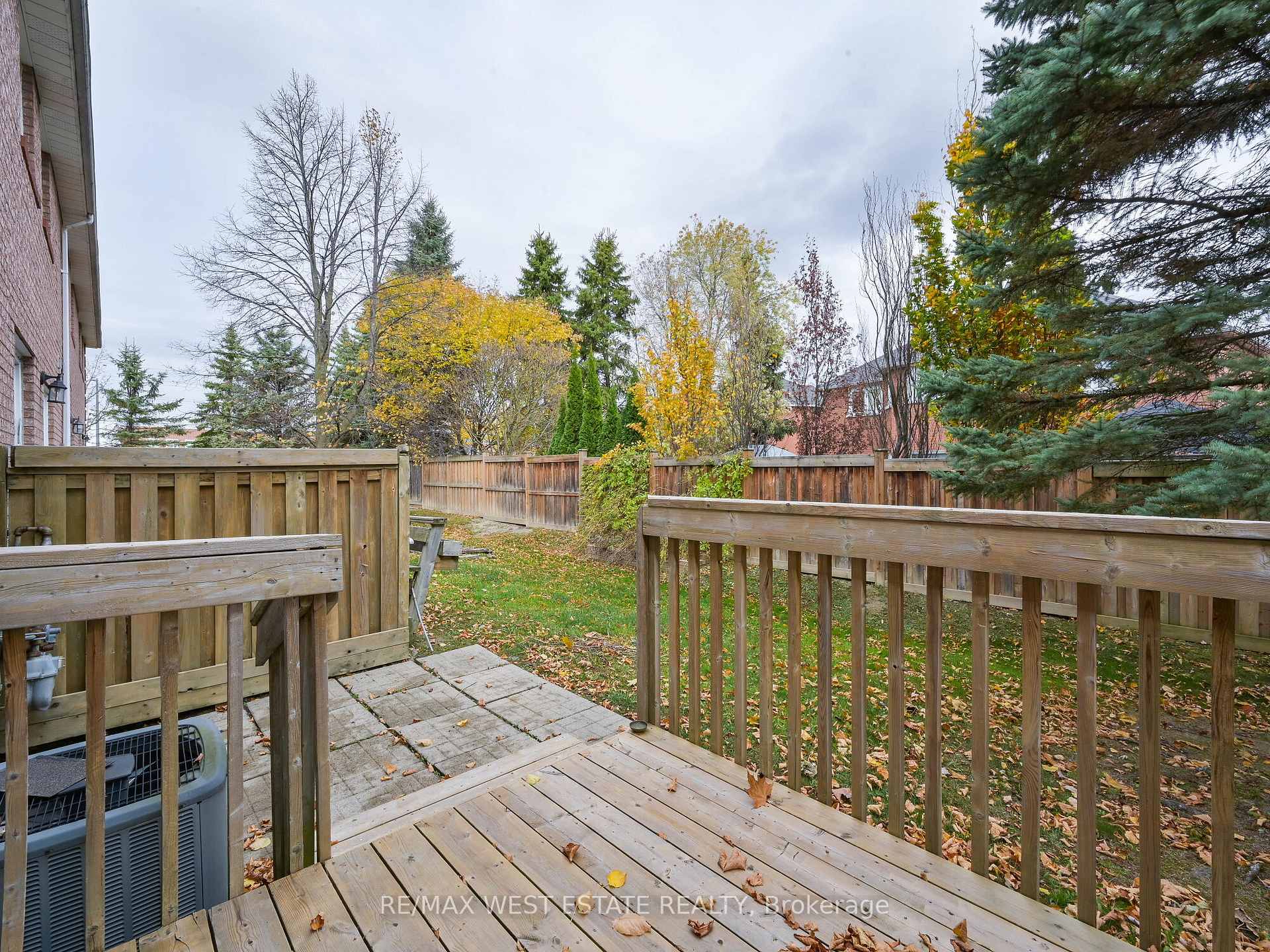 Photo 23 of 26 Bridlefield Crescent, Caledon, Bolton North — HOMEH