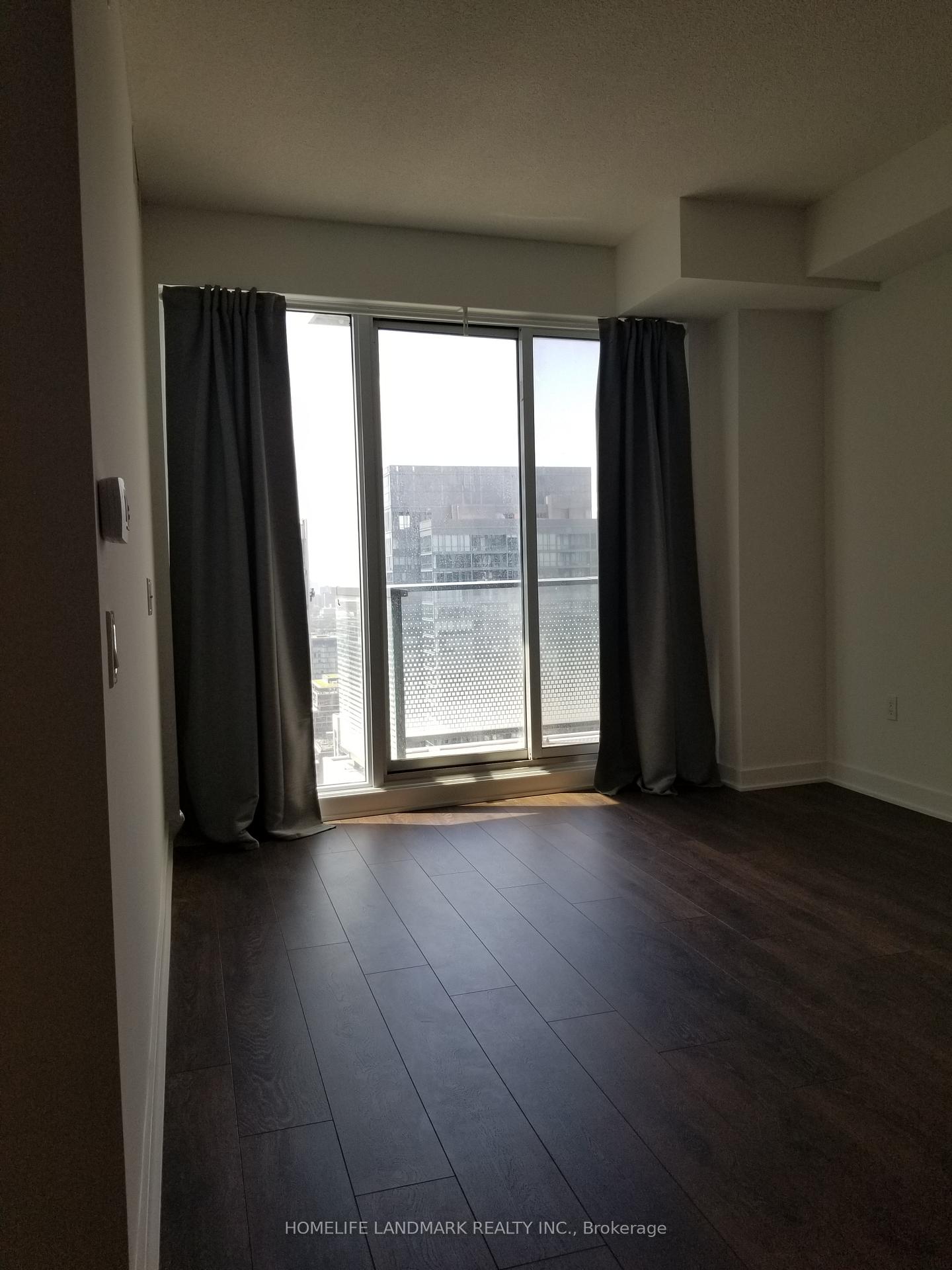 Photo 2 of Unit 3903, 125 Blue Jays Way, Toronto, Waterfront Communities — HOMEH