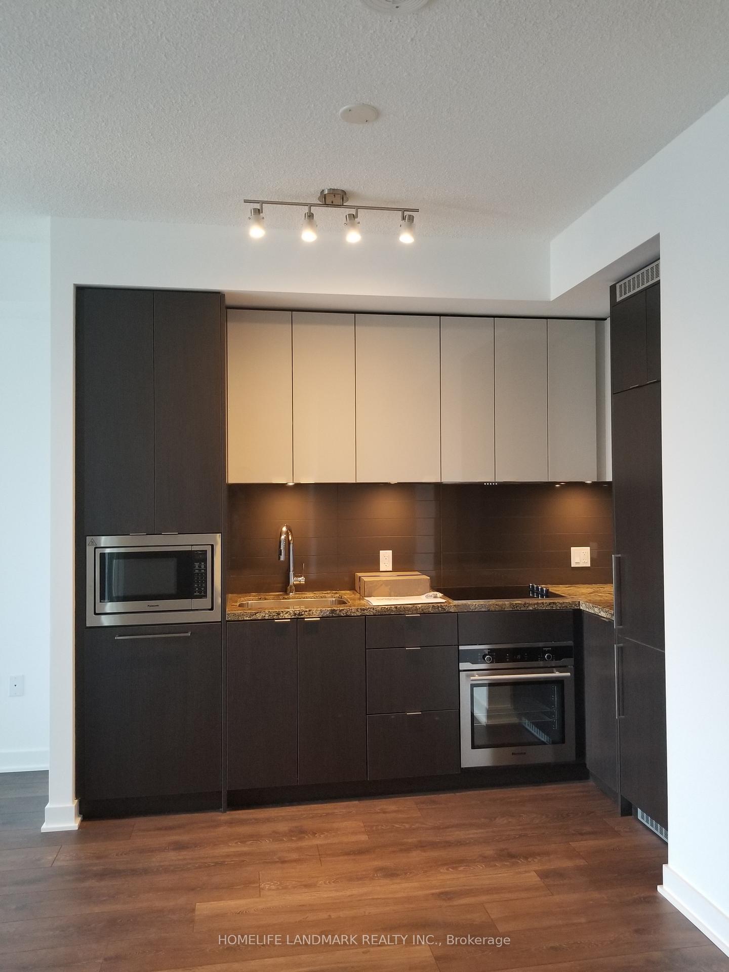 Photo 8 of Unit 3903, 125 Blue Jays Way, Toronto, Waterfront Communities — HOMEH