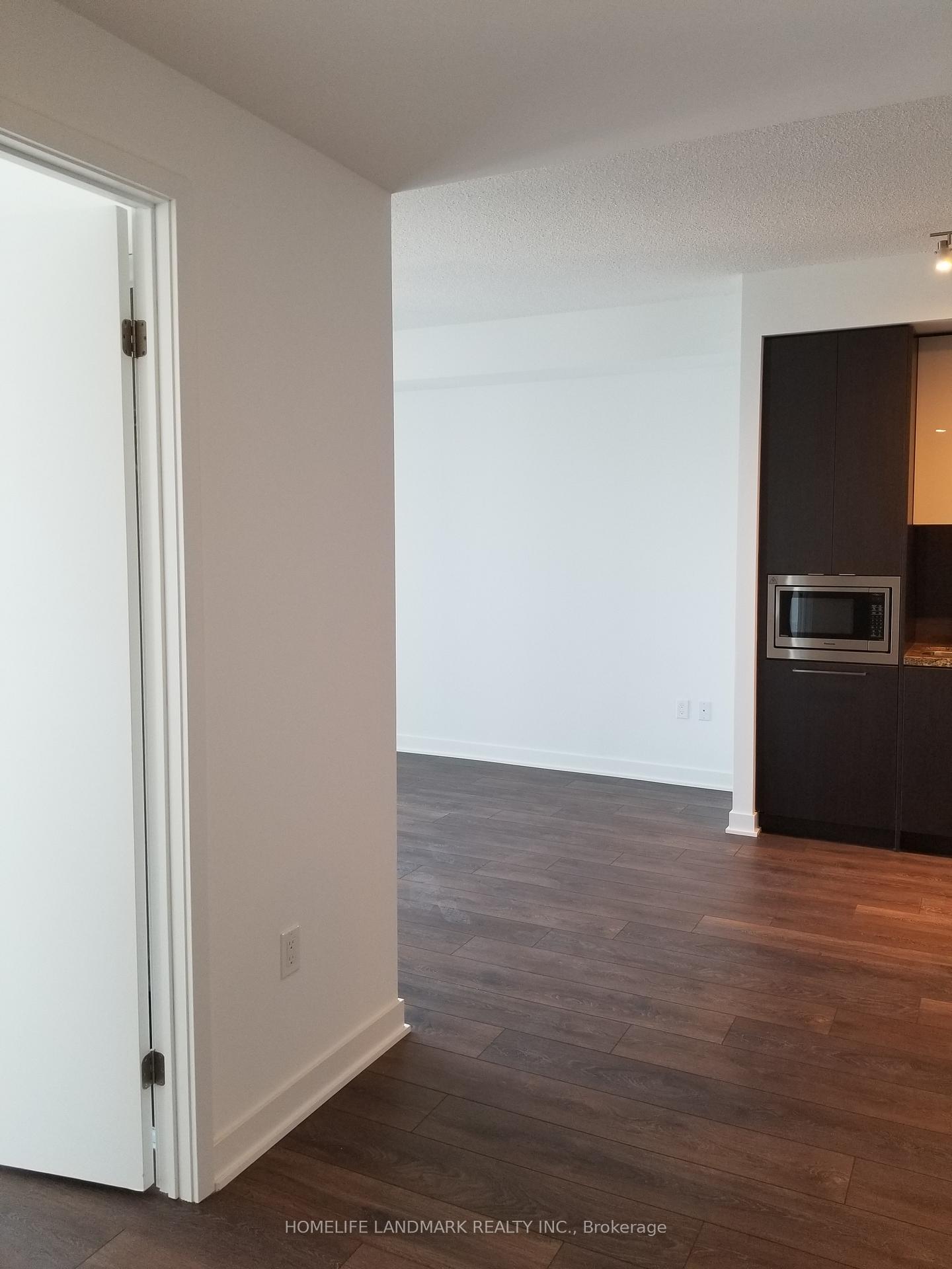 Photo 10 of Unit 3903, 125 Blue Jays Way, Toronto, Waterfront Communities — HOMEH