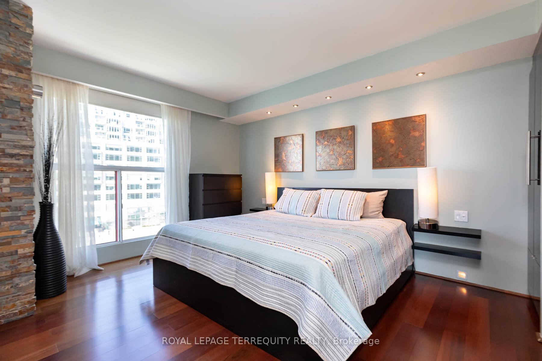 Photo 37 of Unit 708, 99 Harbour Square, Toronto, Waterfront Communities — HOMEH