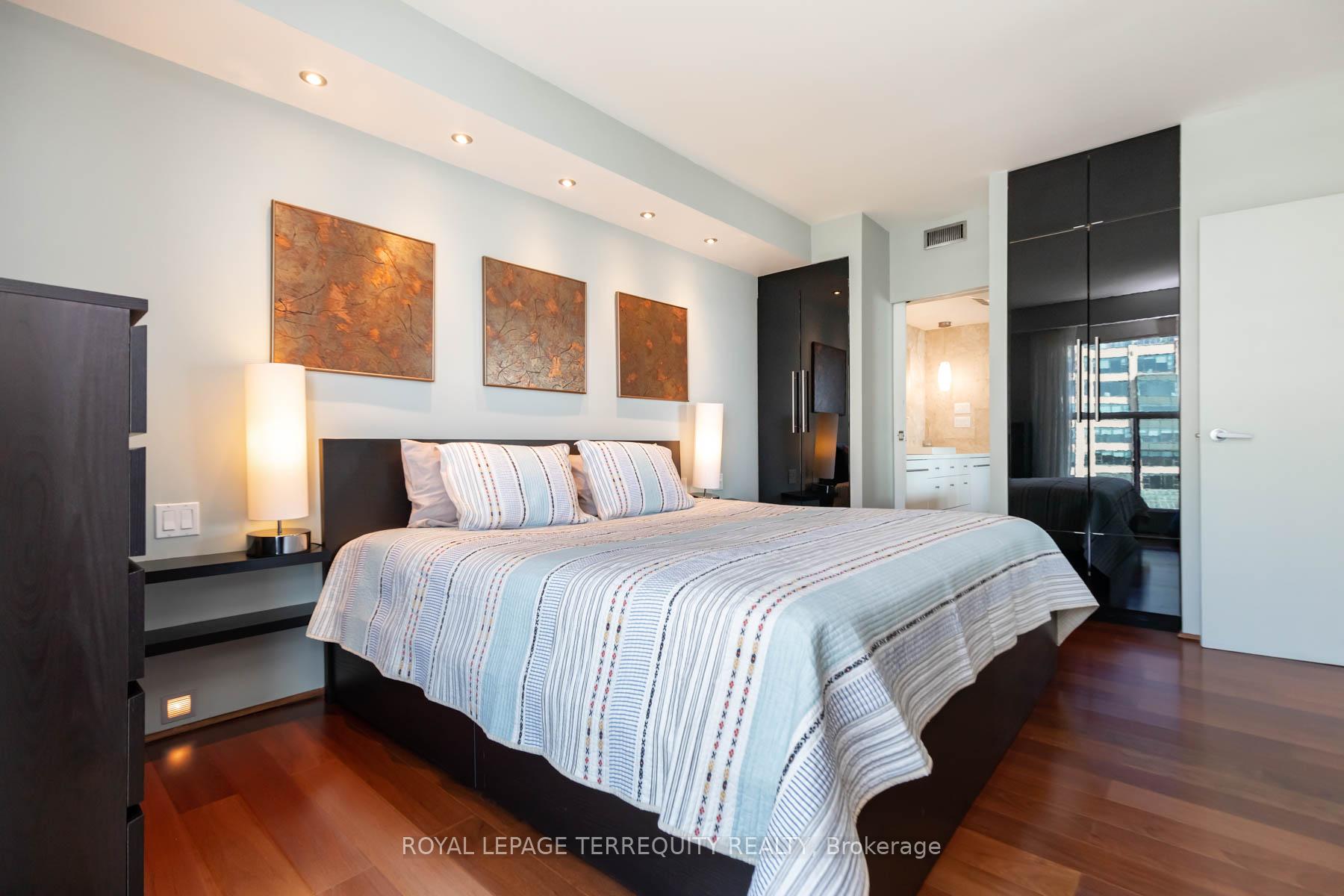Photo 28 of Unit 708, 99 Harbour Square, Toronto, Waterfront Communities — HOMEH