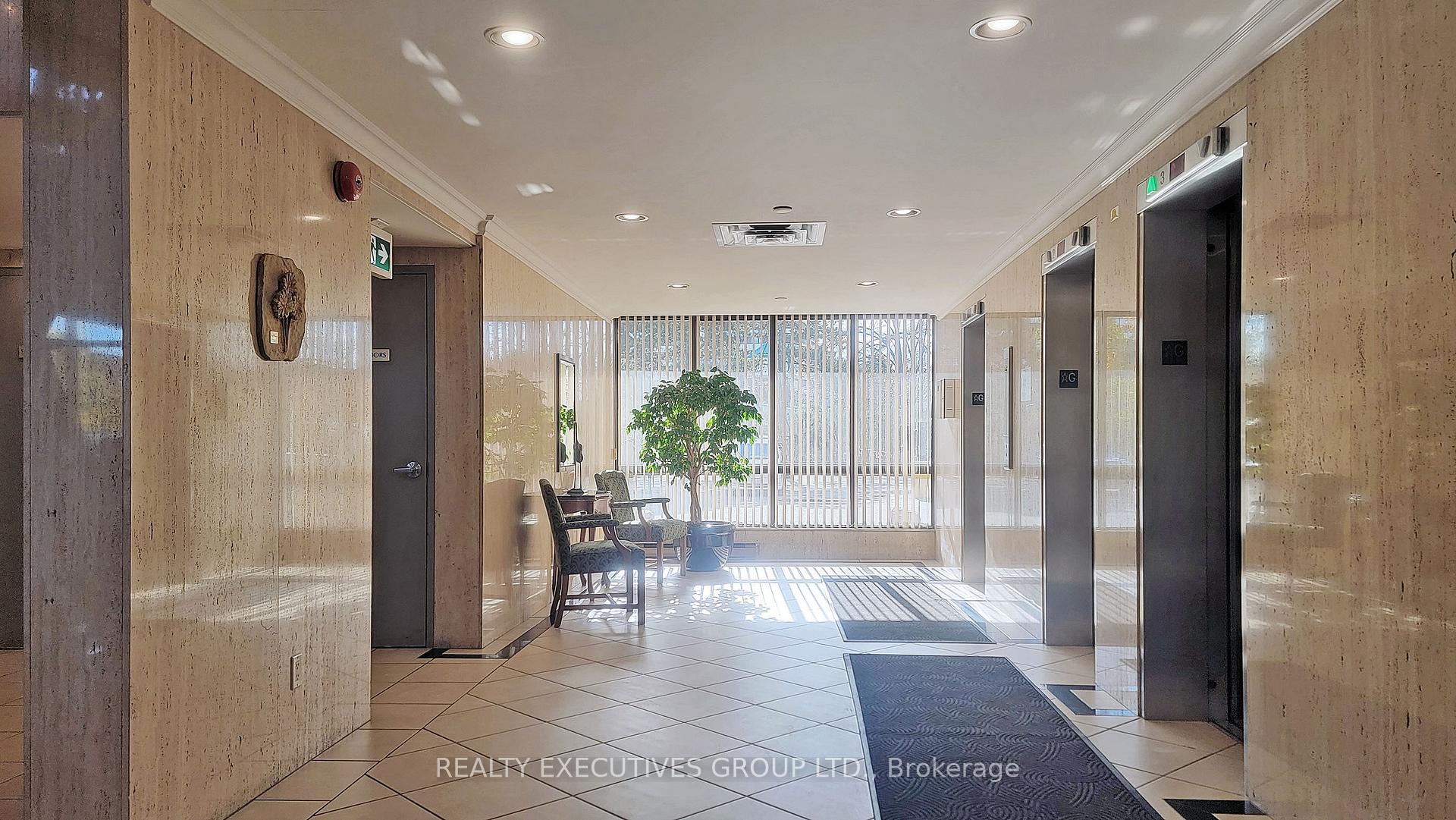 Photo 3 of Unit 1502, 8111 Yonge Street, Markham, Royal Orchard — HOMEH