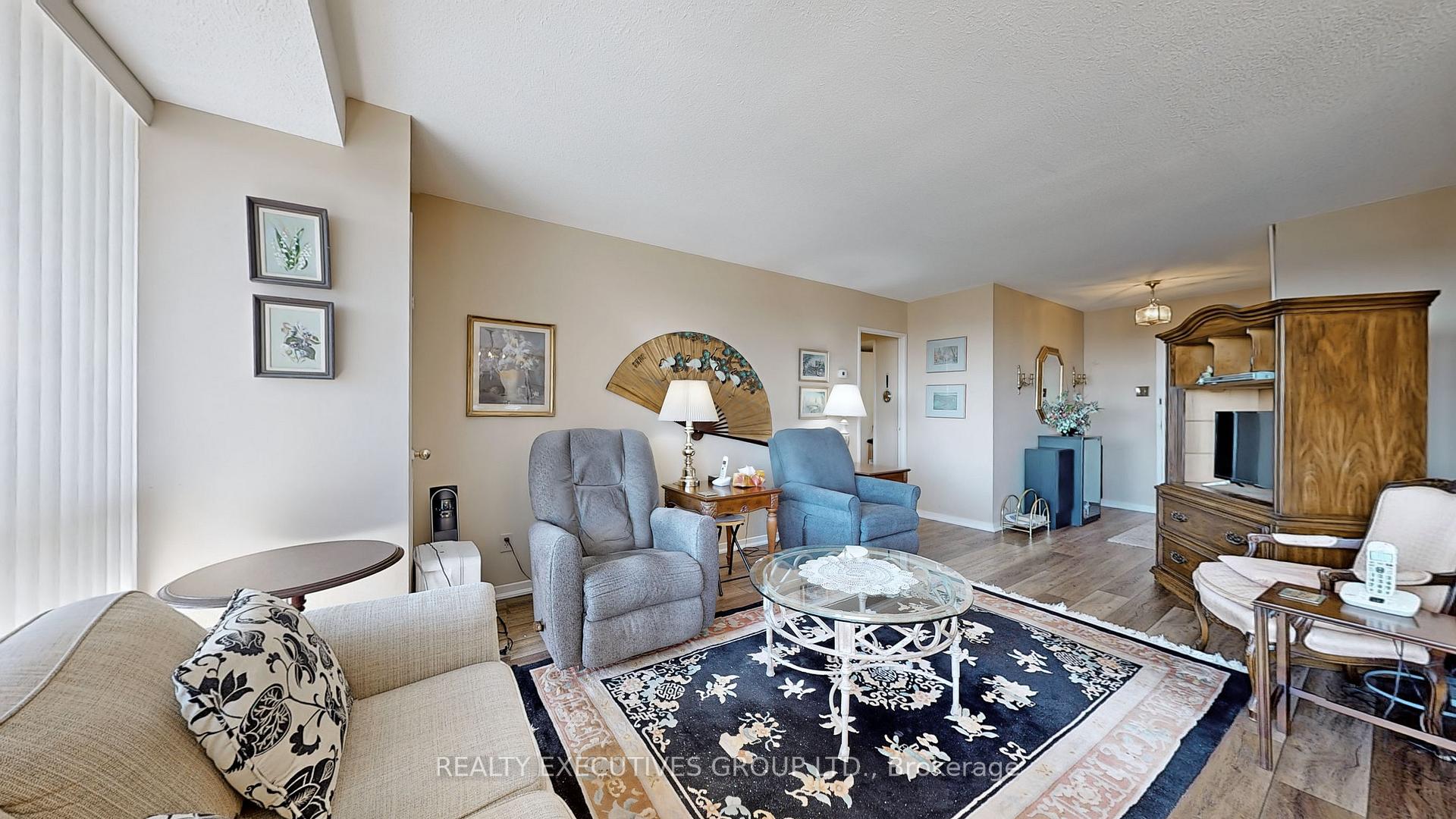 Photo 8 of Unit 1502, 8111 Yonge Street, Markham, Royal Orchard — HOMEH