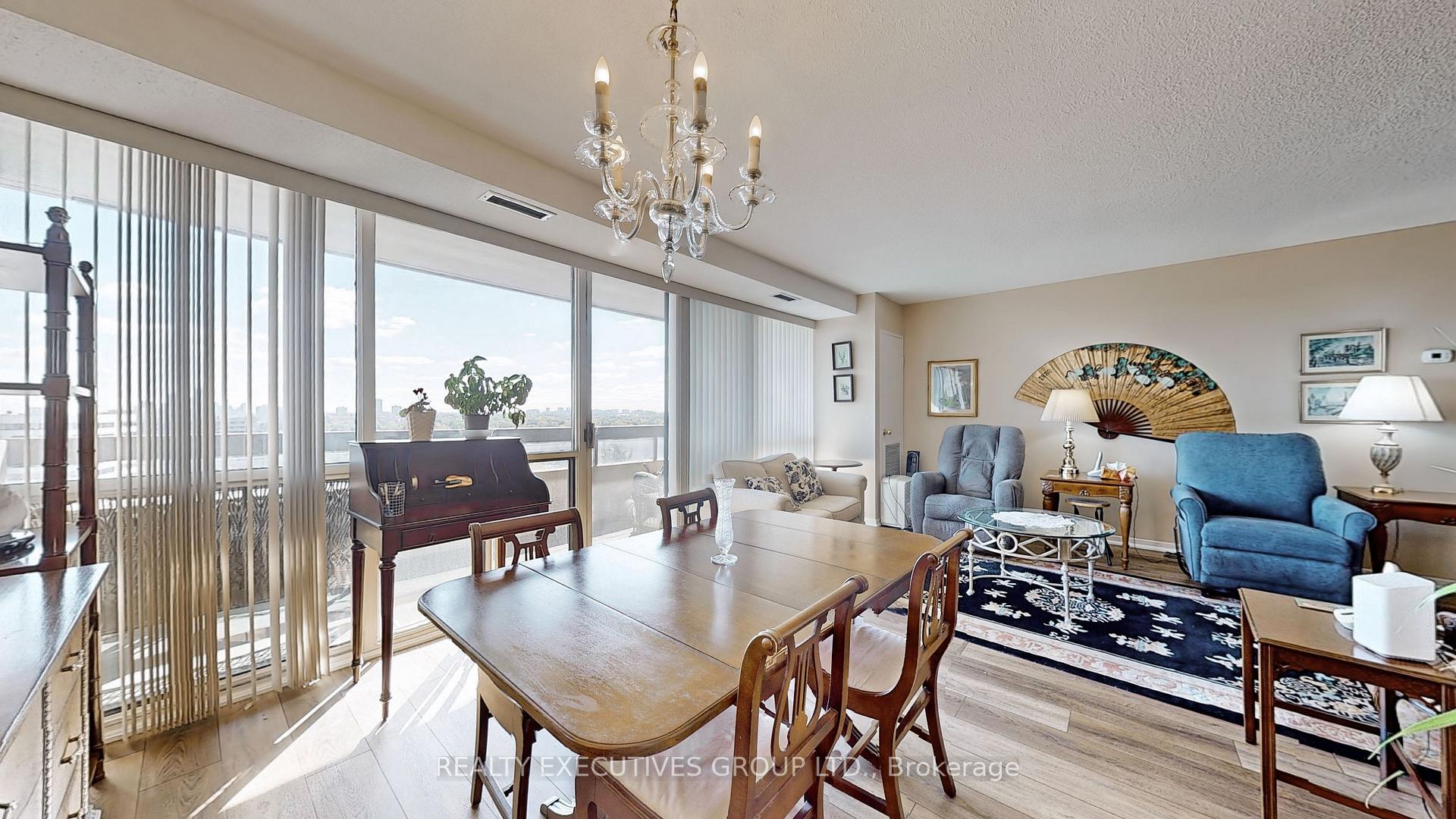 Photo 9 of Unit 1502, 8111 Yonge Street, Markham, Royal Orchard — HOMEH