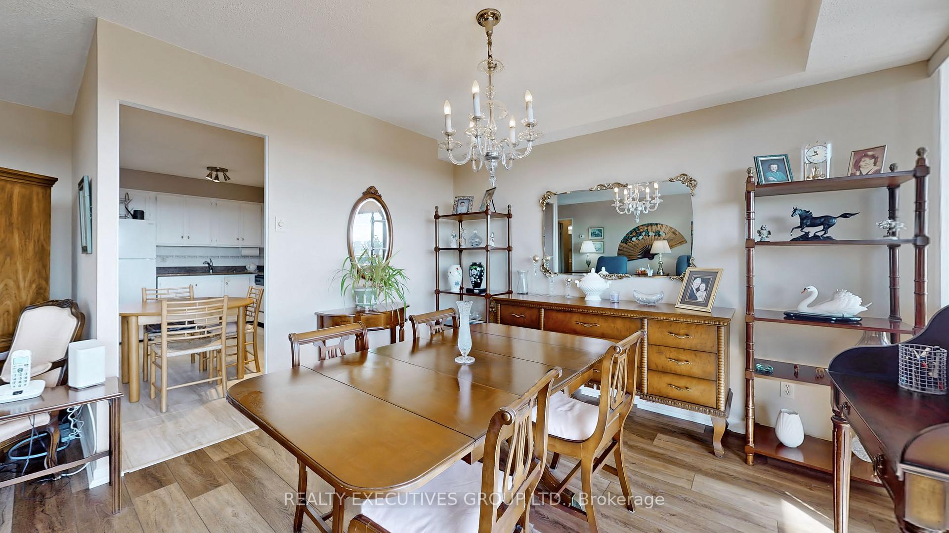 Photo 10 of Unit 1502, 8111 Yonge Street, Markham, Royal Orchard — HOMEH