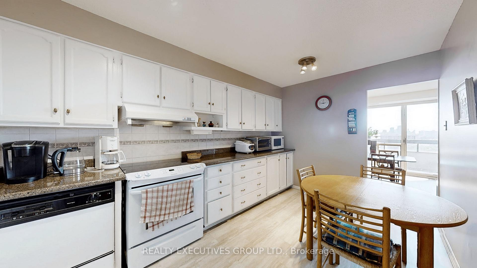 Photo 12 of Unit 1502, 8111 Yonge Street, Markham, Royal Orchard — HOMEH