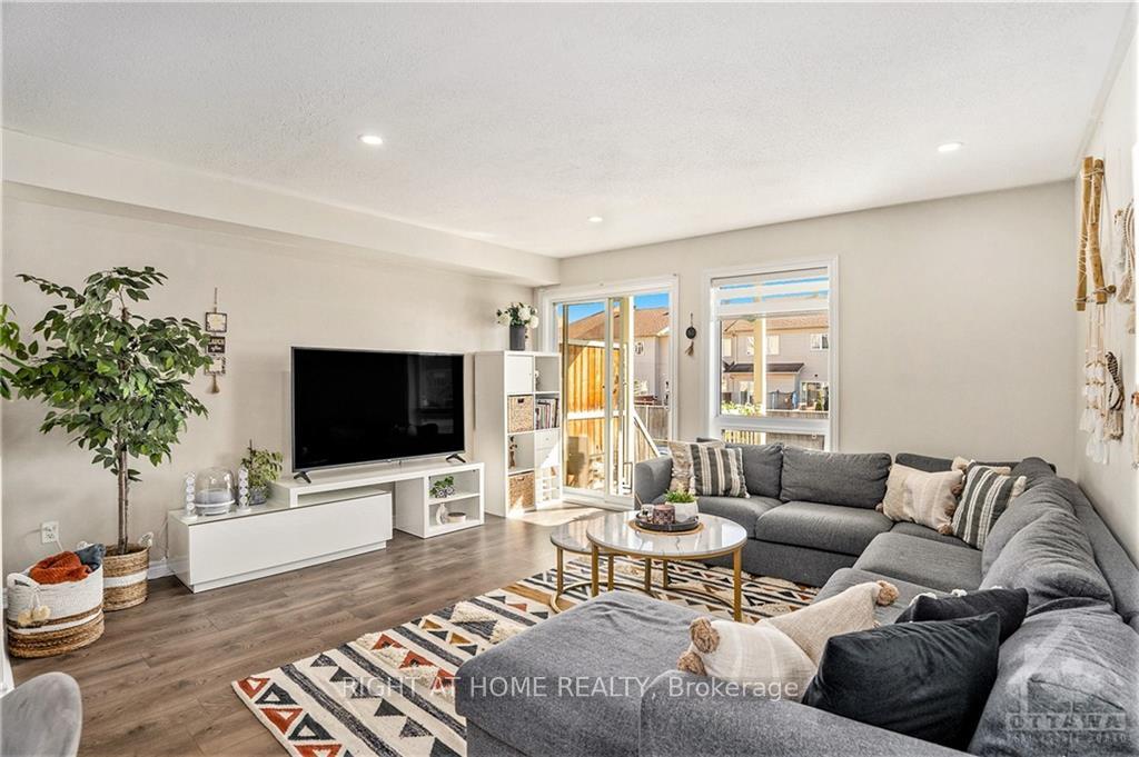 Photo 6 of 644 Lakeridge Drive, Ottawa, Avalon East — HOMEH