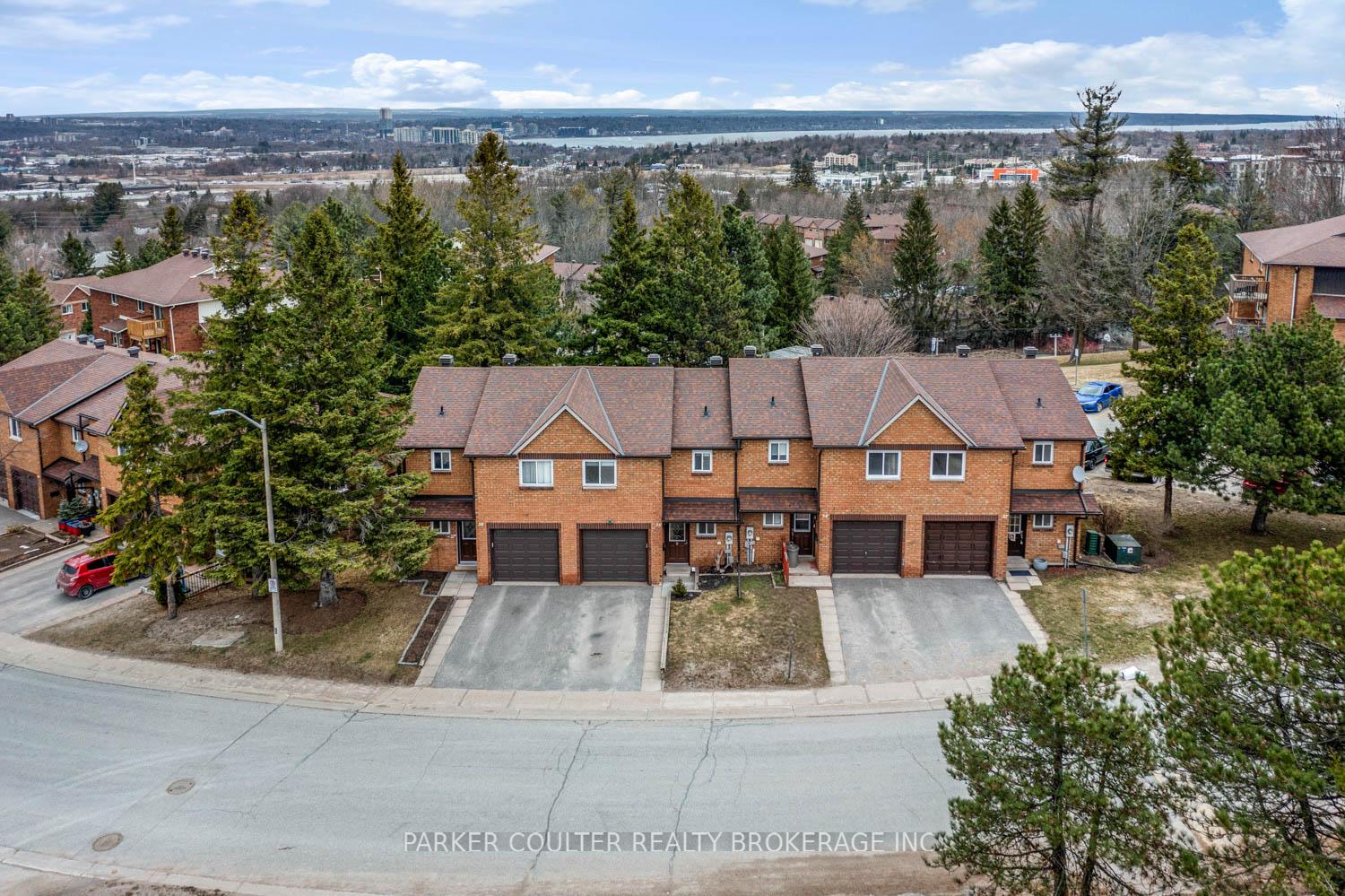 Photo 2 of 36 Loggers Run, Barrie, Ardagh — HOMEH
