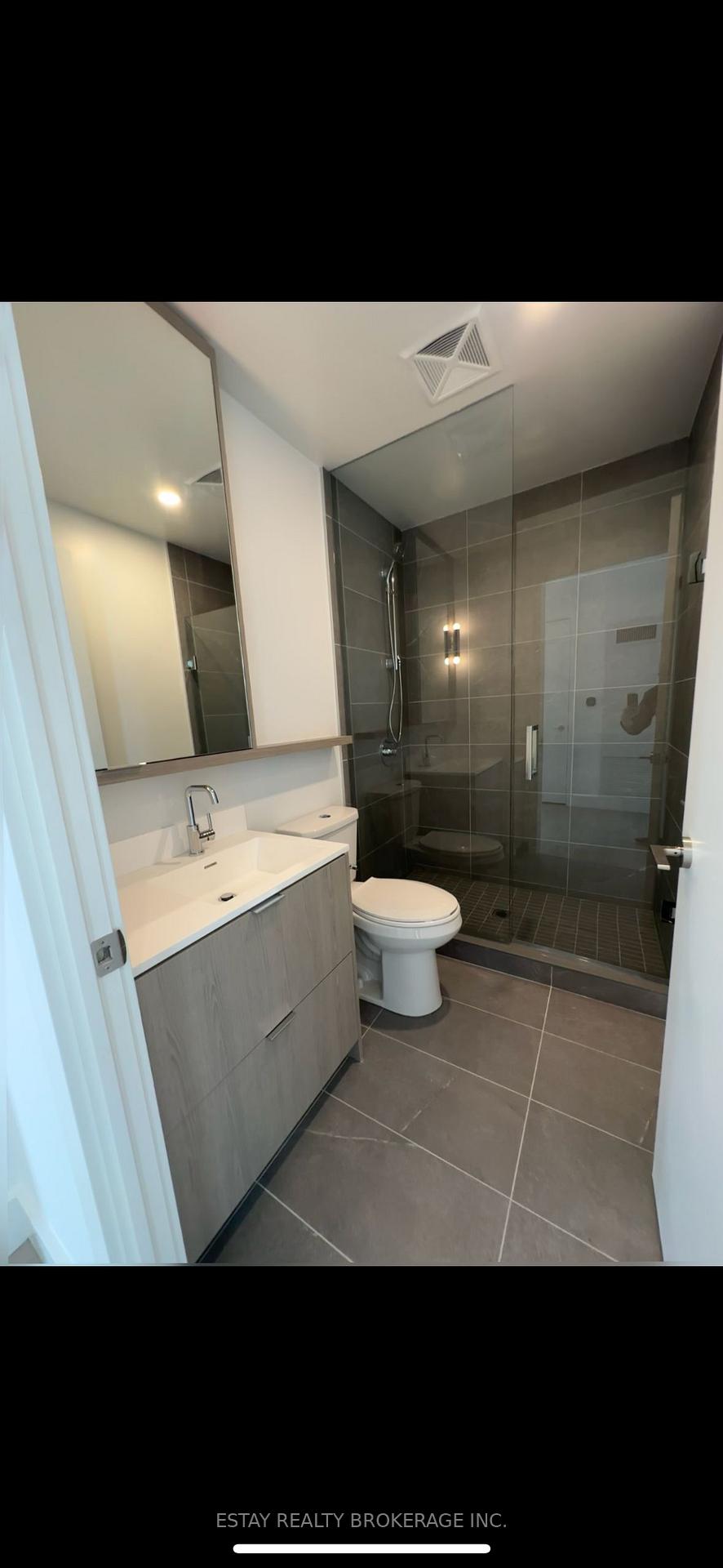 Photo 10 of Unit 599, 6 Greenbriar Road, North York, Bayview Village — HOMEH