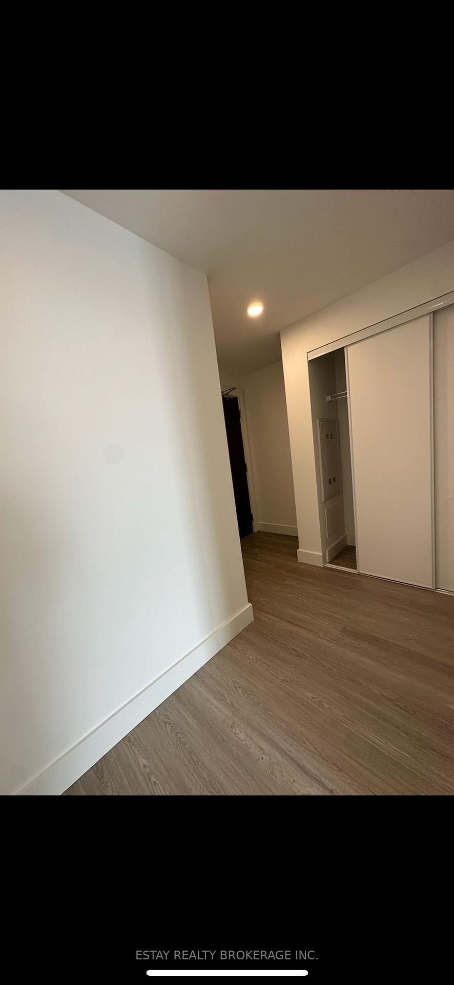Photo 12 of Unit 599, 6 Greenbriar Road, North York, Bayview Village — HOMEH