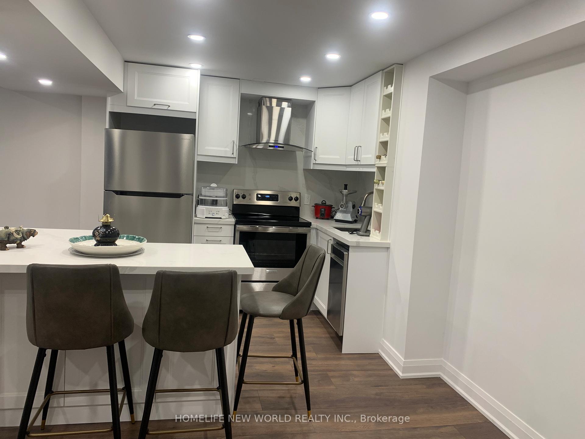 Photo 10 of 51 Seaton Drive, Aurora, Aurora Highlands — HOMEH