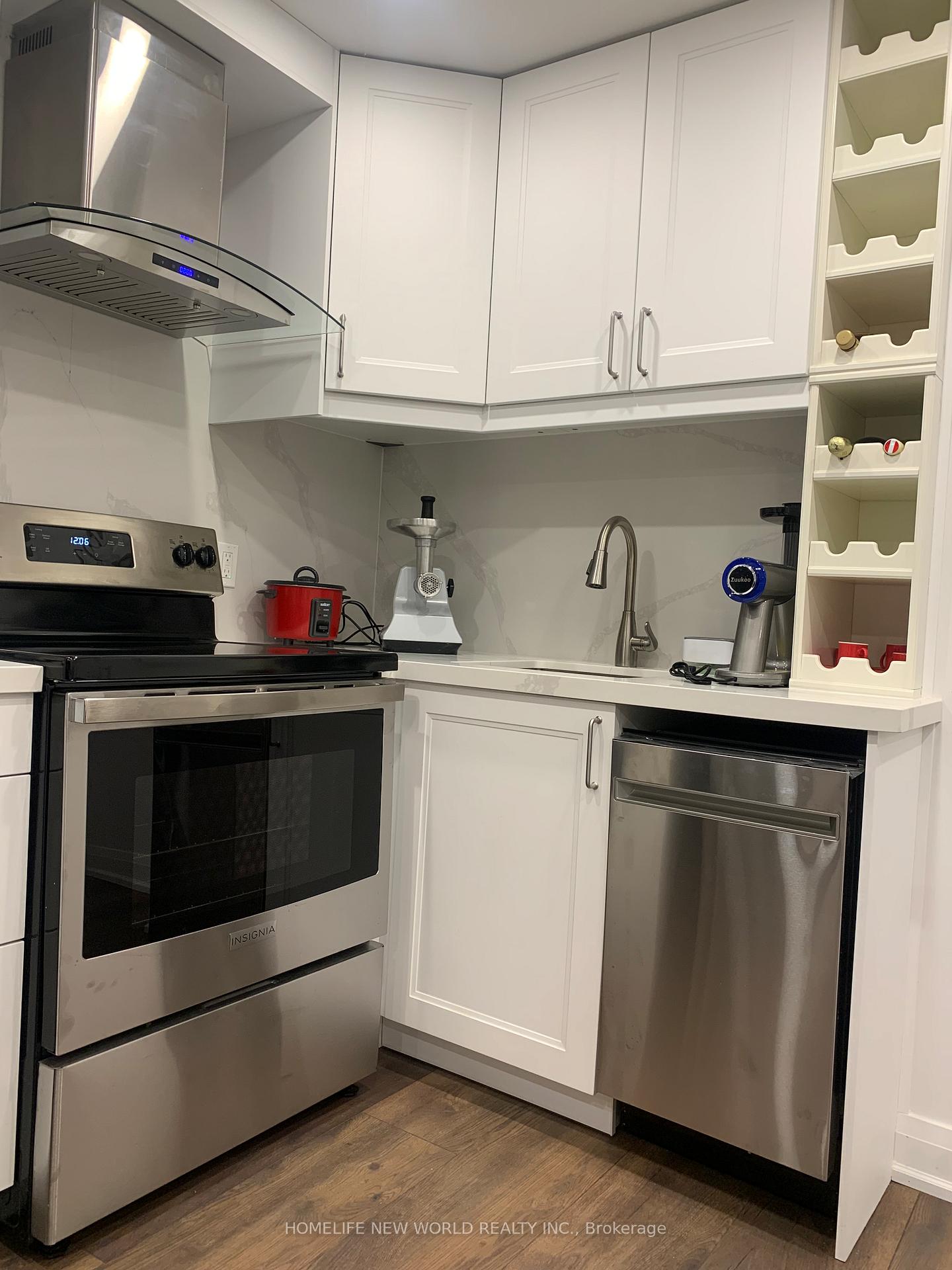 Photo 13 of 51 Seaton Drive, Aurora, Aurora Highlands — HOMEH