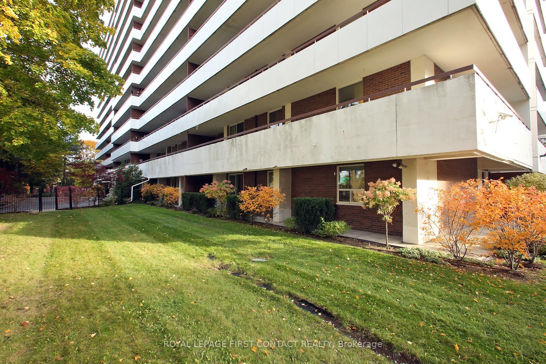 Photo 1 of Unit 102, 1 Royal Orchard Blv Boulevard, Markham, Royal Orchard — HOMEH