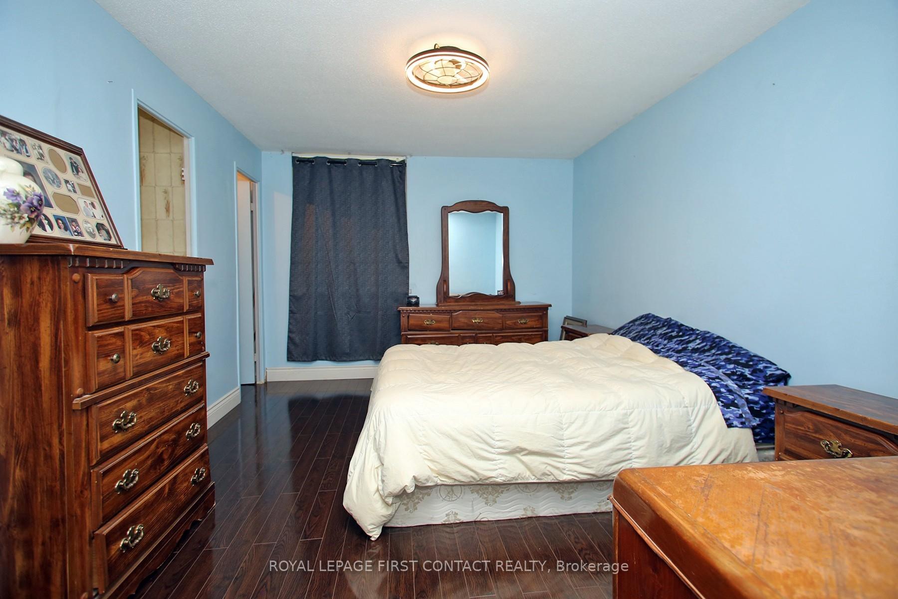 Photo 5 of Unit 102, 1 Royal Orchard Blv Boulevard, Markham, Royal Orchard — HOMEH