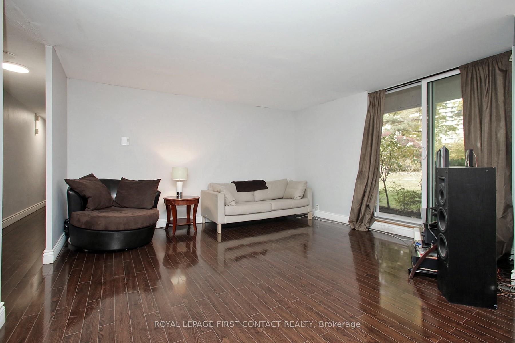 Photo 7 of Unit 102, 1 Royal Orchard Blv Boulevard, Markham, Royal Orchard — HOMEH