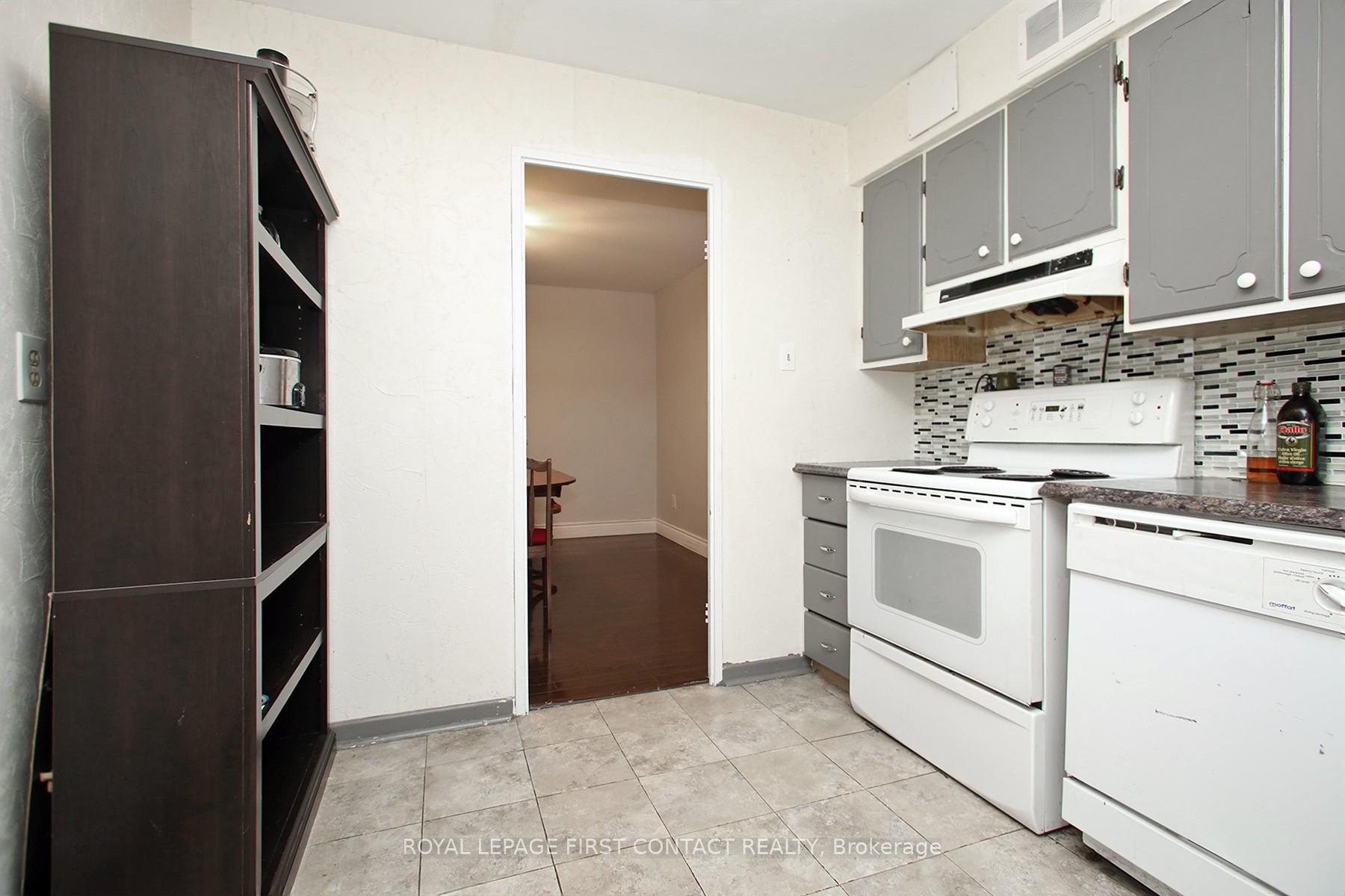 Photo 9 of Unit 102, 1 Royal Orchard Blv Boulevard, Markham, Royal Orchard — HOMEH