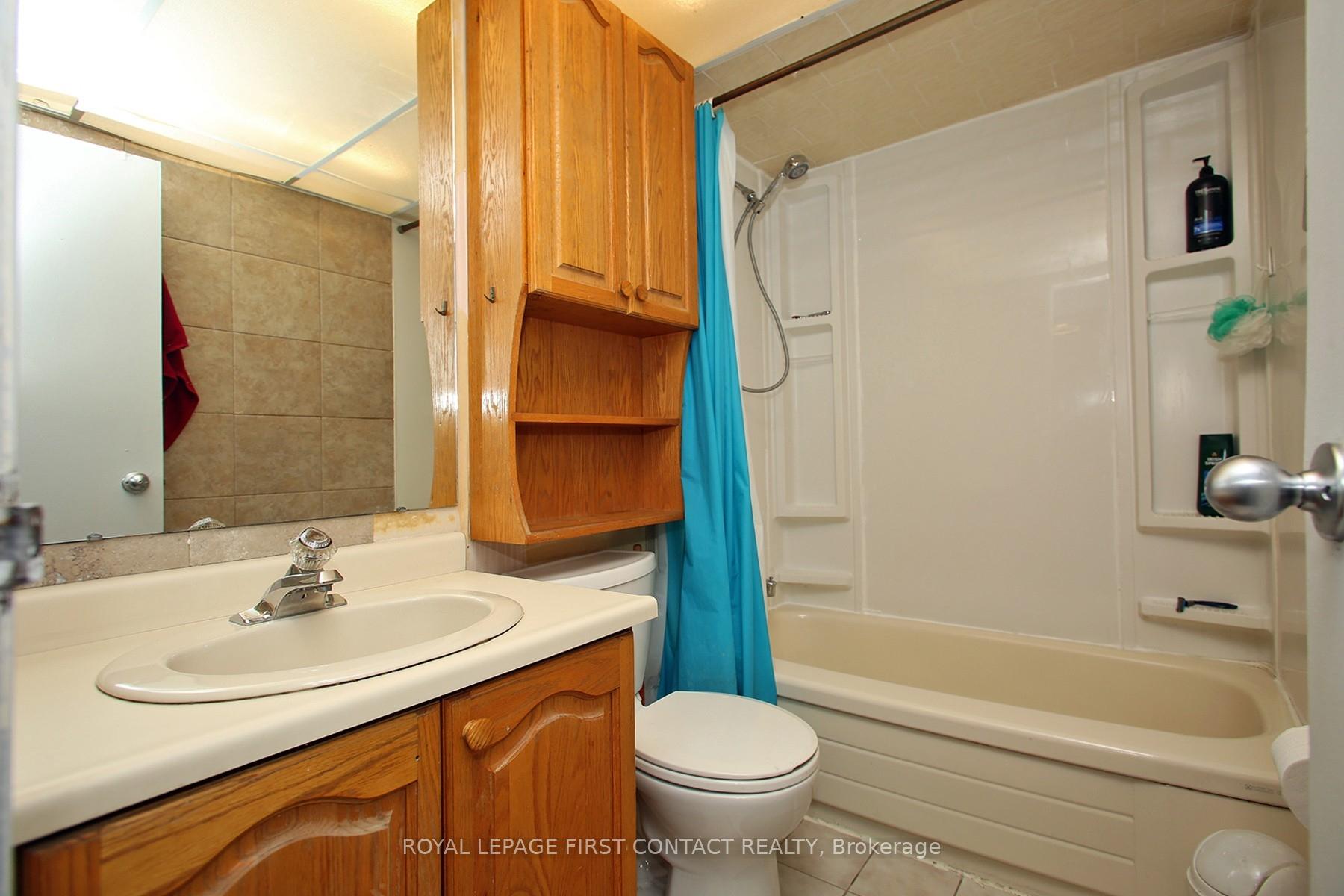 Photo 15 of Unit 102, 1 Royal Orchard Blv Boulevard, Markham, Royal Orchard — HOMEH