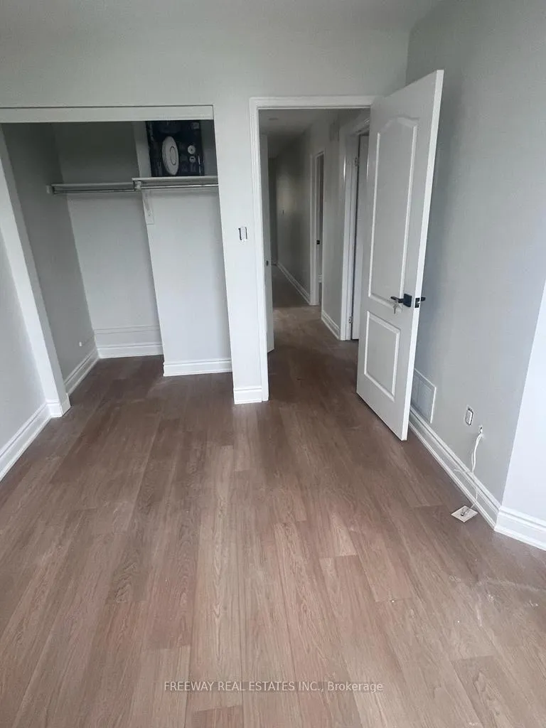 Photo 7 of 11 Ozner Court, Brampton, Fletcher's Meadow — HOMEH