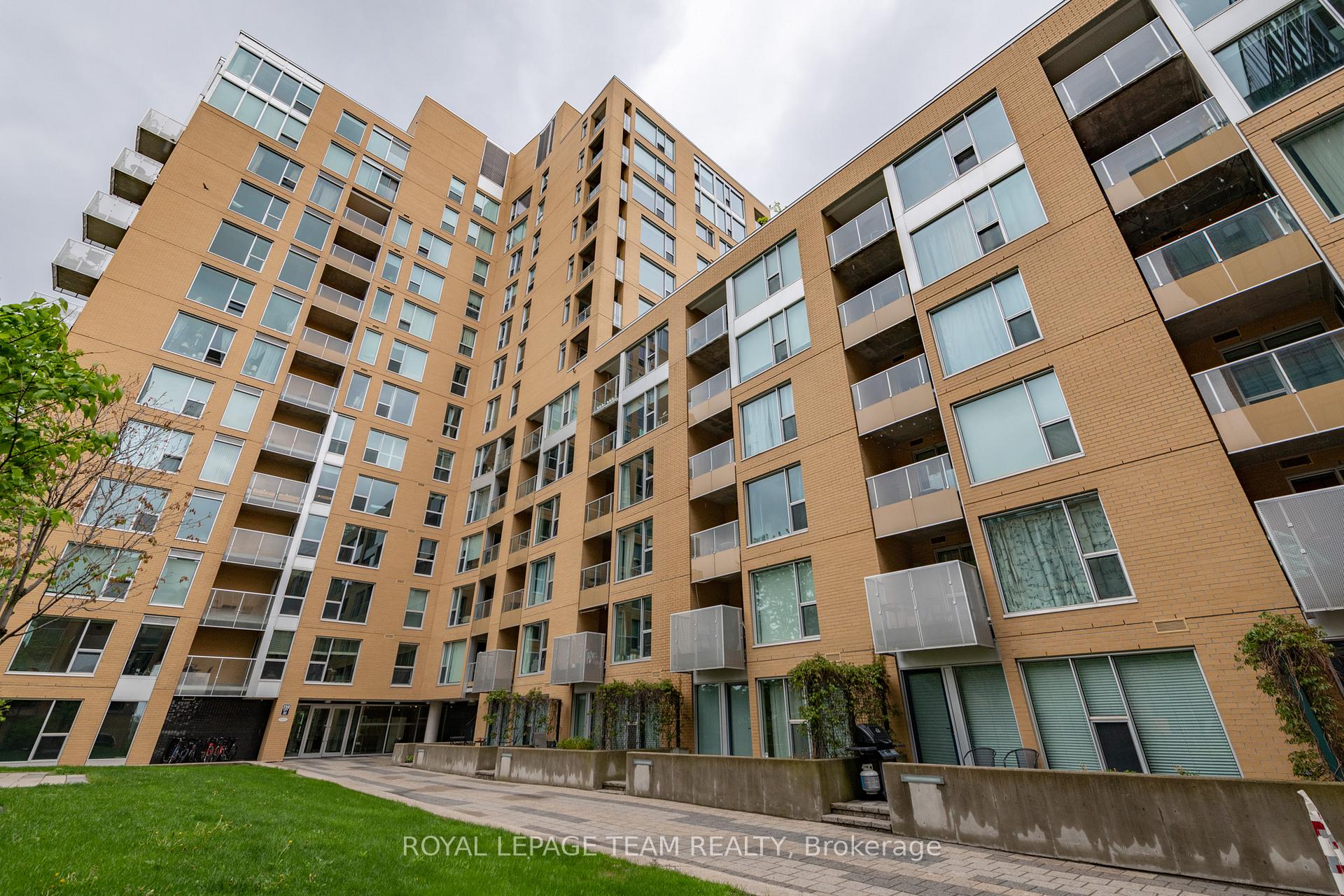 Front of Unit 901, 250 Lett Street