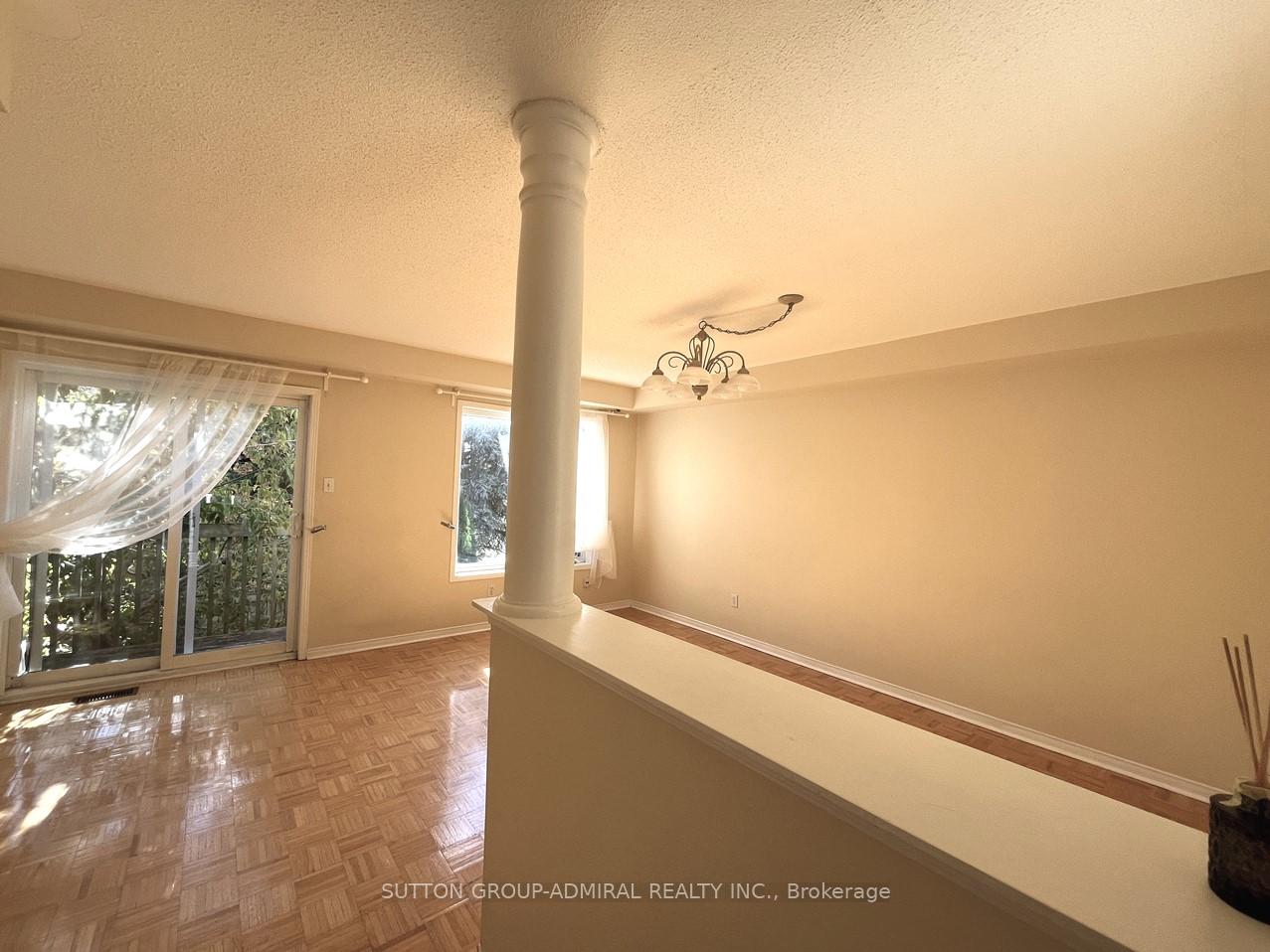 Photo 4 of Unit 35, 19 Foxchase Avenue, Vaughan, East Woodbridge — HOMEH