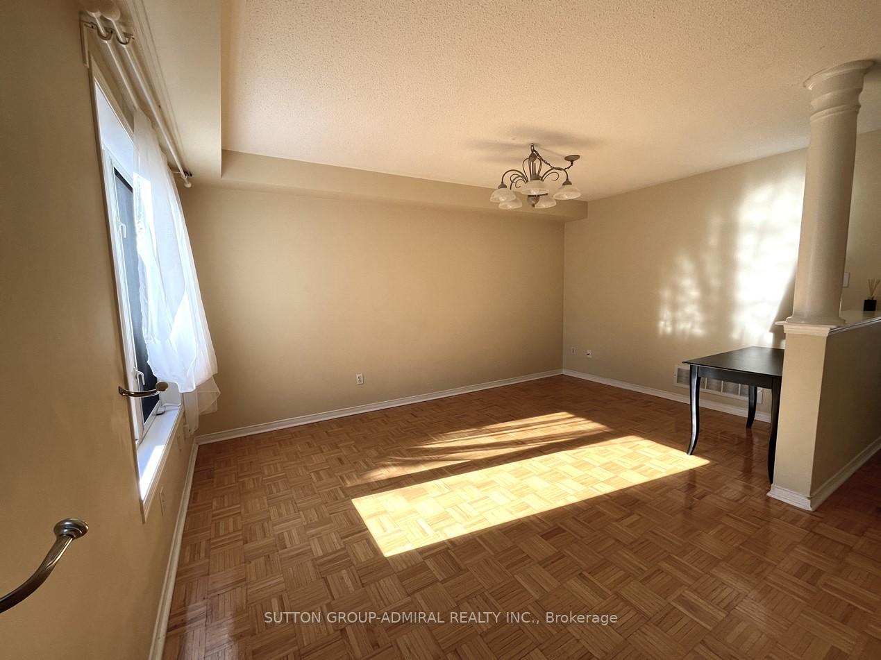 Photo 6 of Unit 35, 19 Foxchase Avenue, Vaughan, East Woodbridge — HOMEH