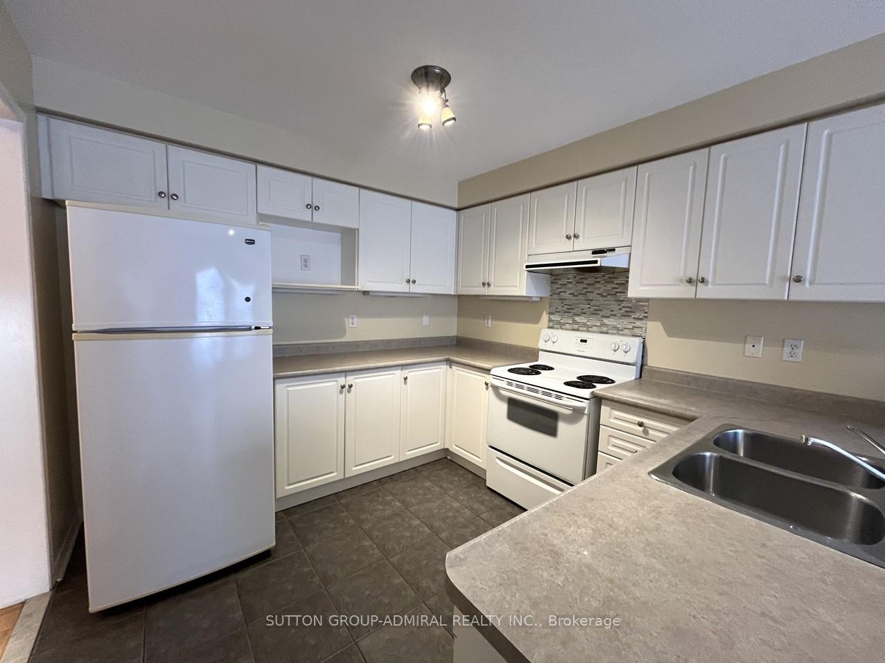 Photo 12 of Unit 35, 19 Foxchase Avenue, Vaughan, East Woodbridge — HOMEH