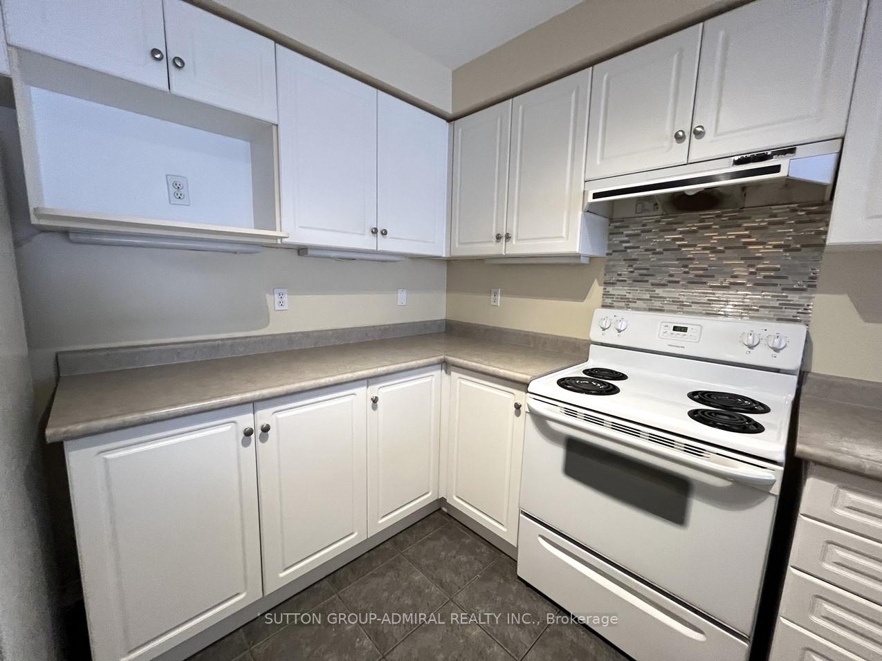 Photo 13 of Unit 35, 19 Foxchase Avenue, Vaughan, East Woodbridge — HOMEH