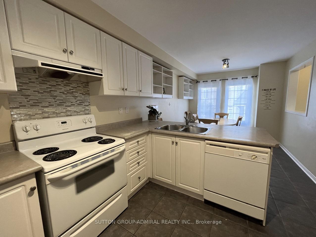 Photo 14 of Unit 35, 19 Foxchase Avenue, Vaughan, East Woodbridge — HOMEH