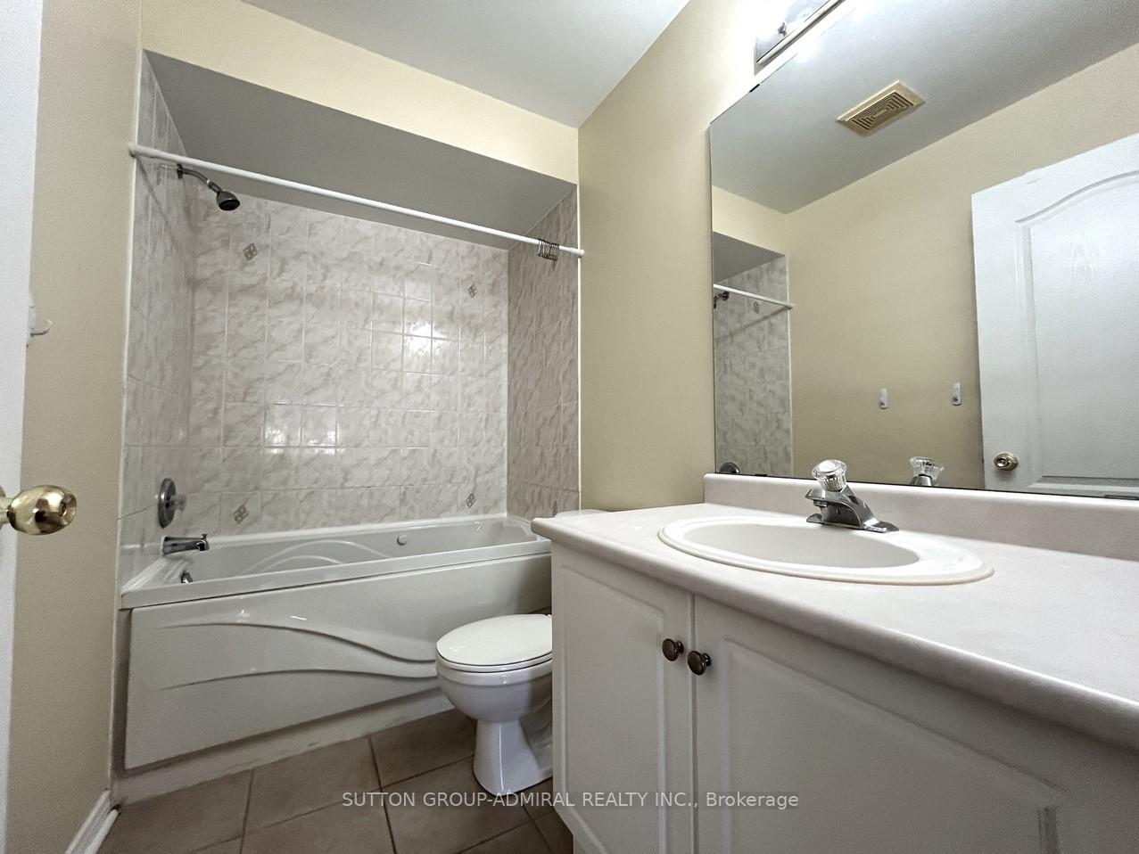 Photo 23 of Unit 35, 19 Foxchase Avenue, Vaughan, East Woodbridge — HOMEH