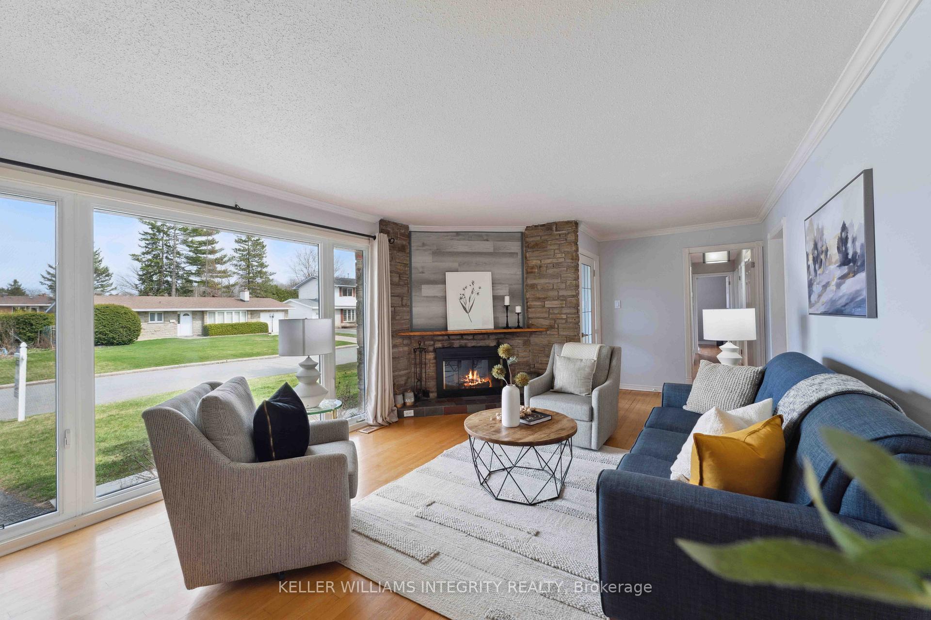 Photo 2 of 6 Whitburn Crescent, Ottawa, Crystal Beach — HOMEH