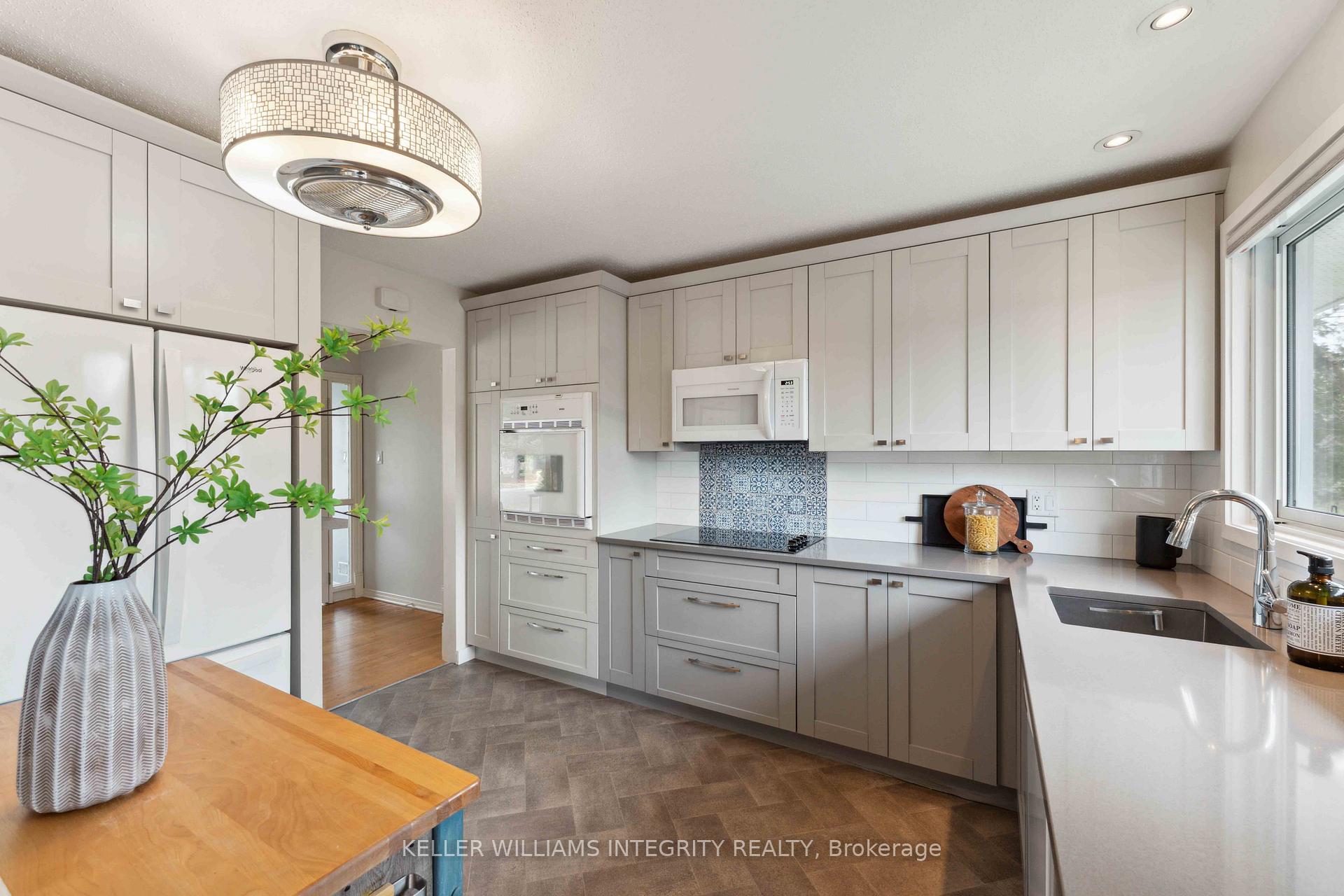 Photo 6 of 6 Whitburn Crescent, Ottawa, Crystal Beach — HOMEH