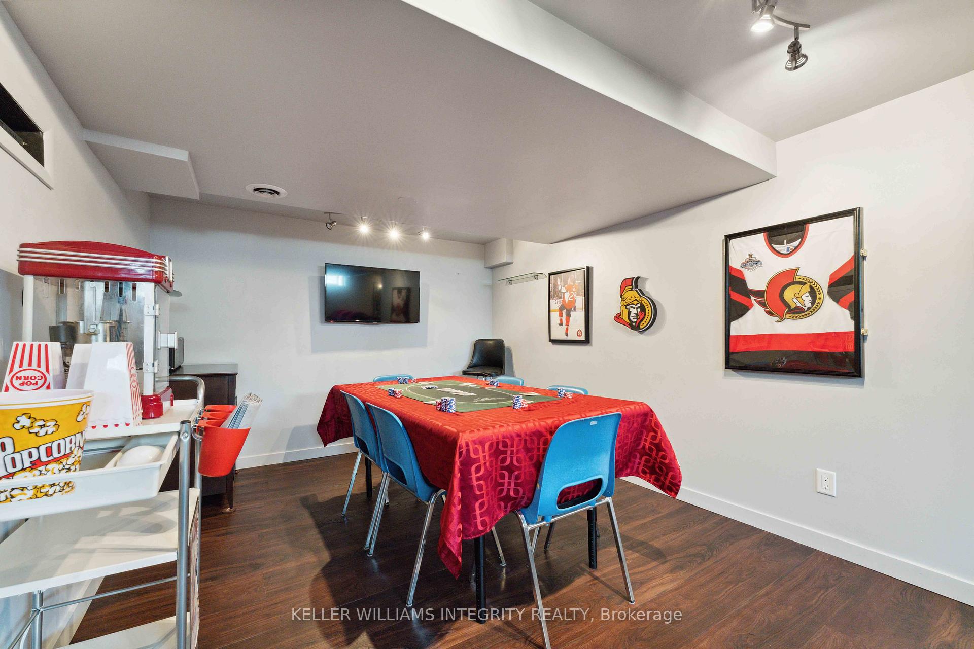 Photo 23 of 6 Whitburn Crescent, Ottawa, Crystal Beach — HOMEH