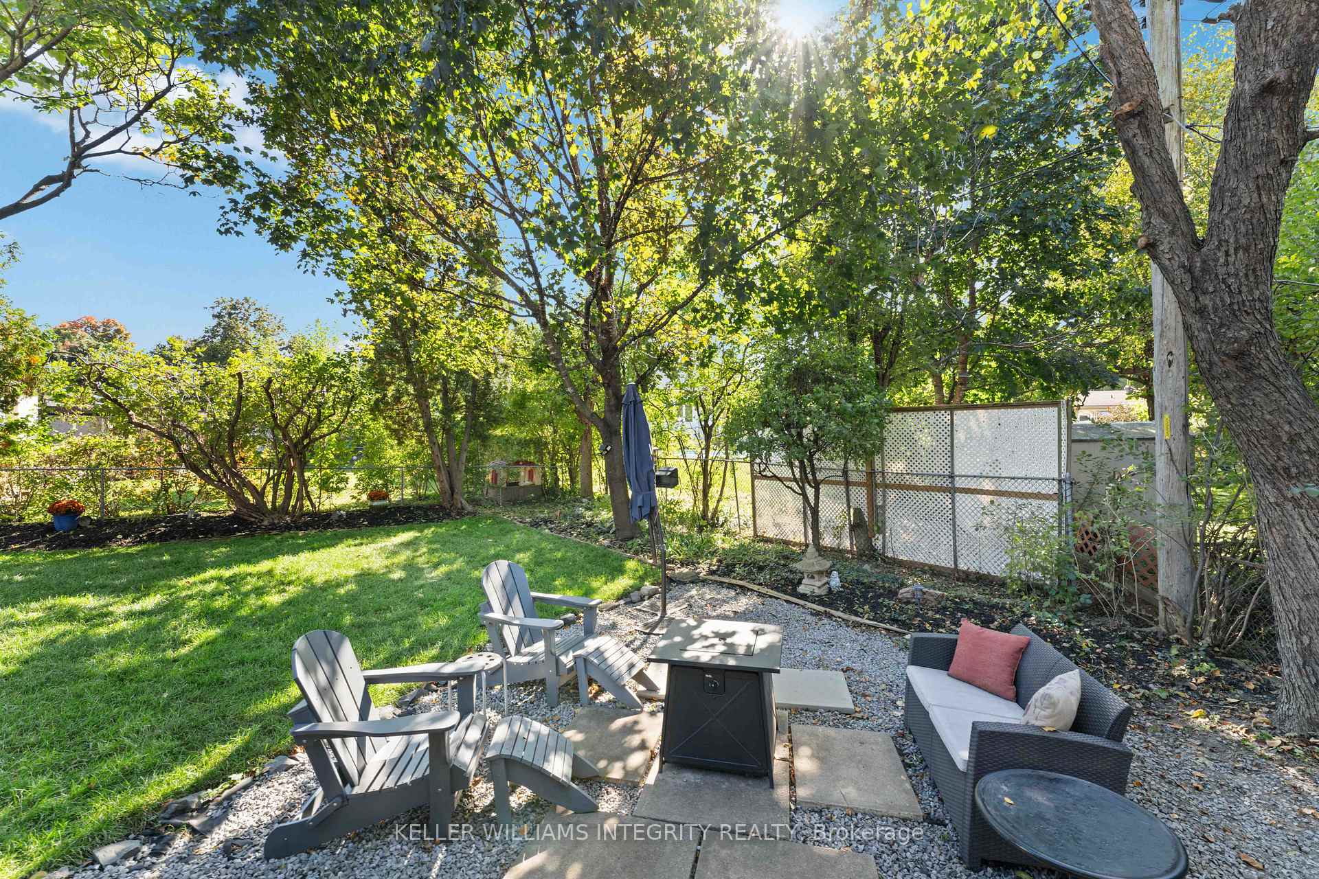 Photo 29 of 6 Whitburn Crescent, Ottawa, Crystal Beach — HOMEH