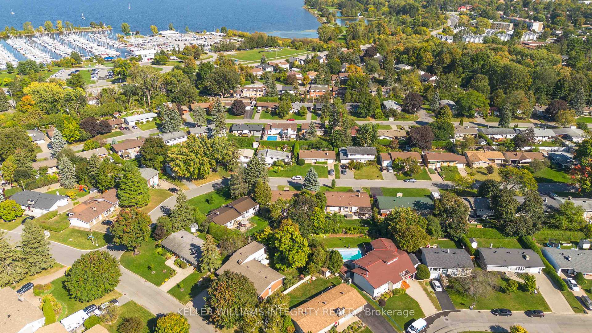 Photo 34 of 6 Whitburn Crescent, Ottawa, Crystal Beach — HOMEH