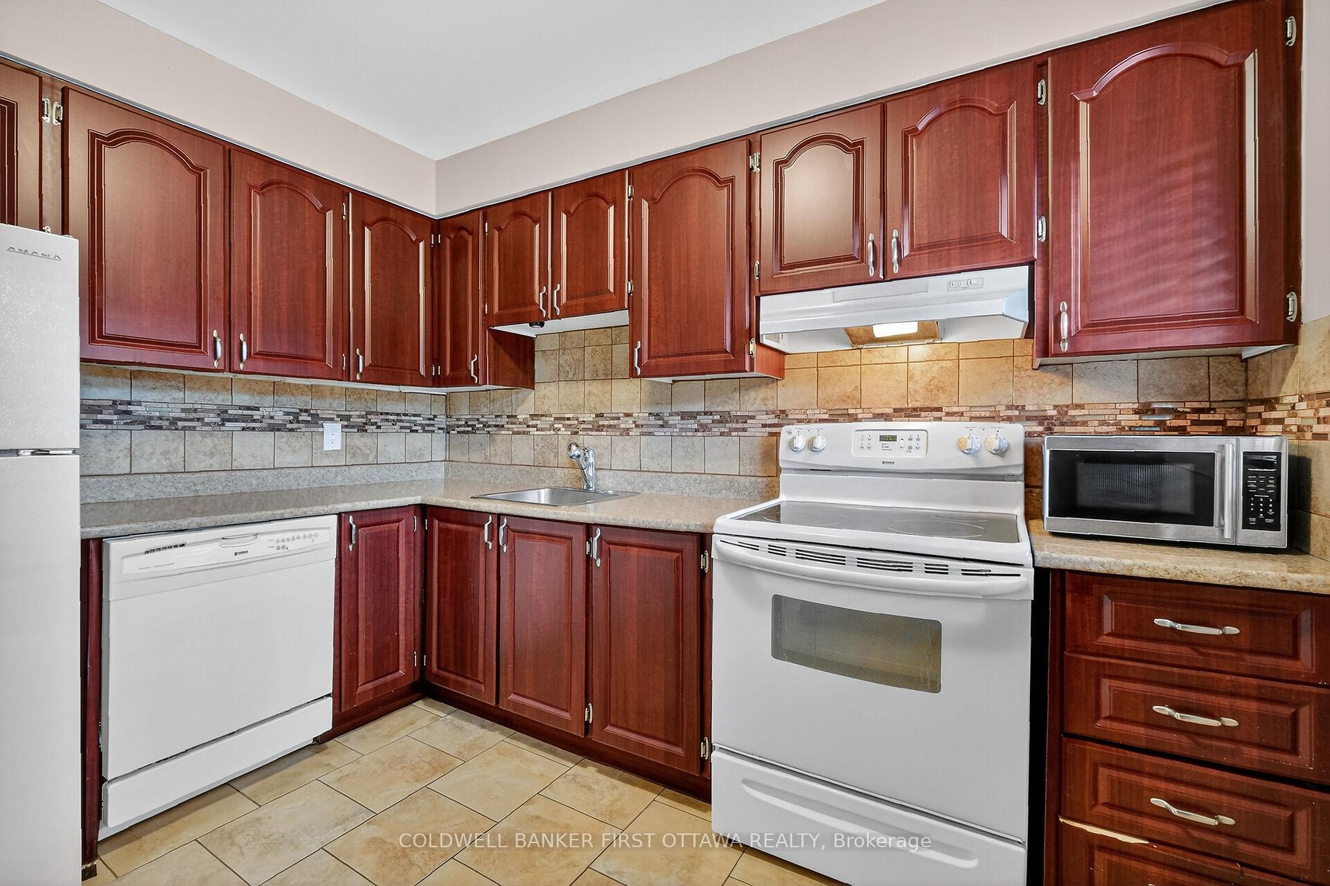 Photo 8 of Unit 146, 3023 Olympic Way, Ottawa, Blossom Park/Leitrim — HOMEH