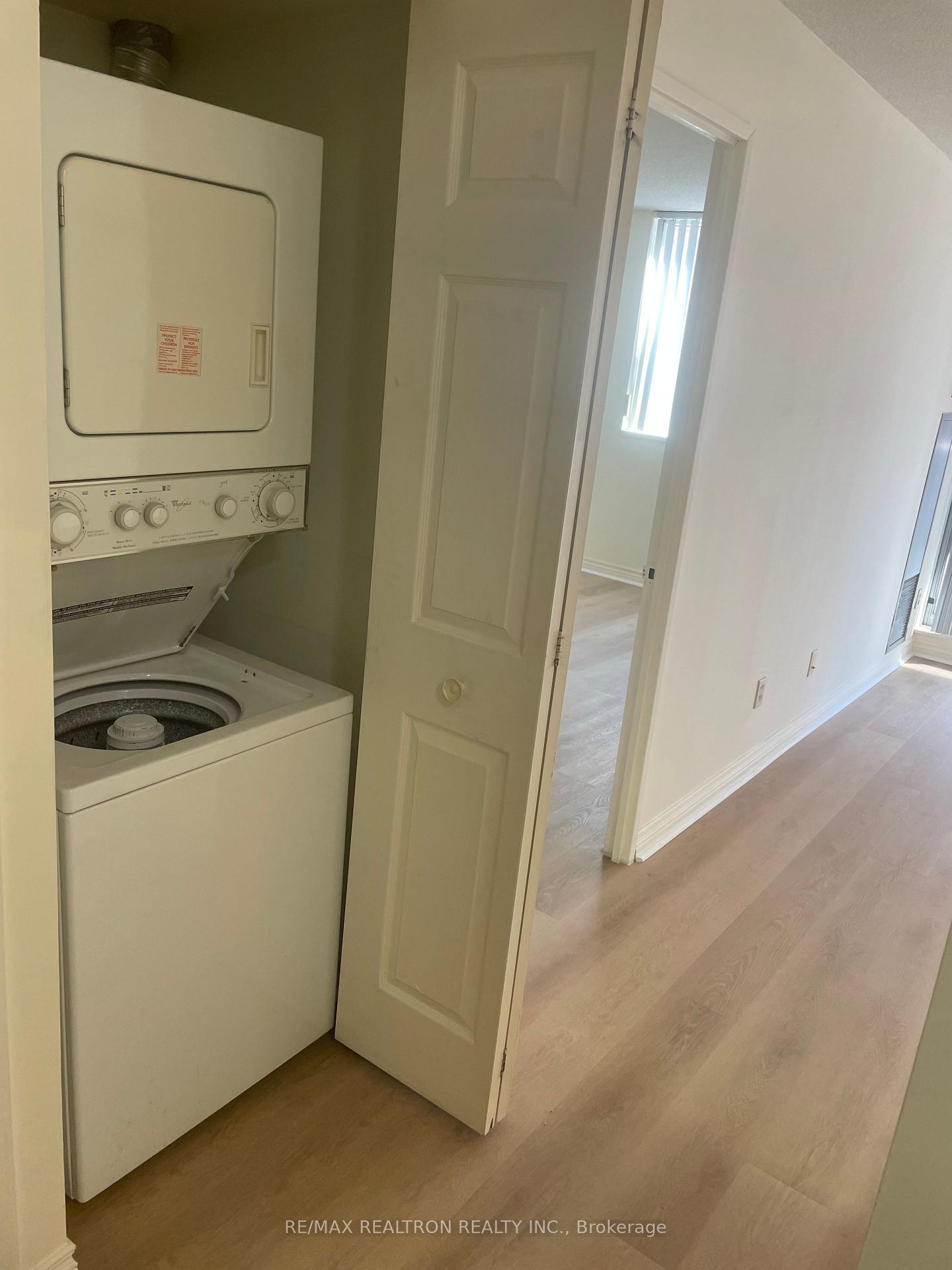 Photo 9 of Unit 1001, 736 Bay Street, Toronto, Bay Street Corridor — HOMEH