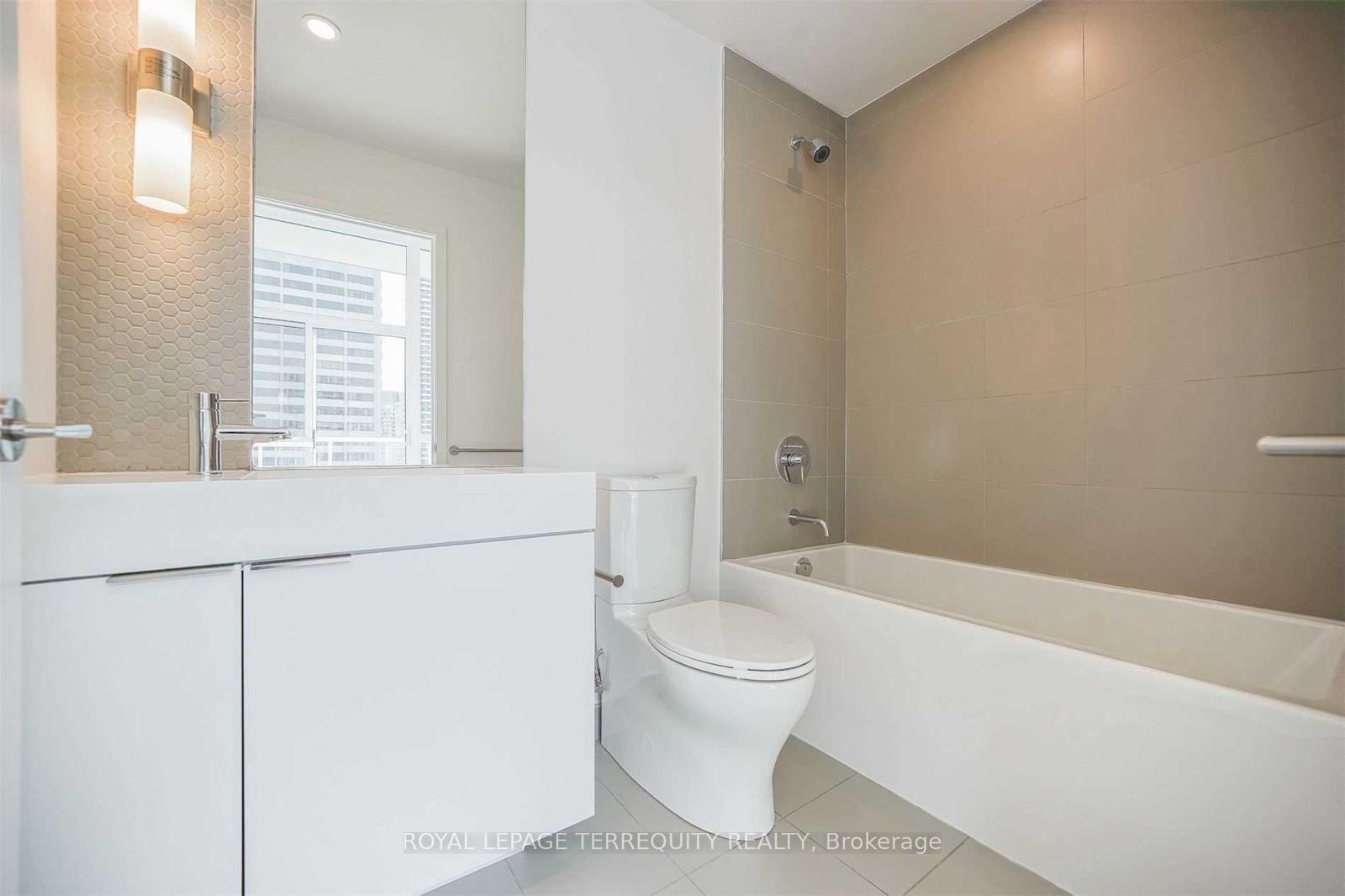 Photo 12 of Unit 1710, 33 Helendale Avenue, Toronto, Yonge-Eglinton — HOMEH