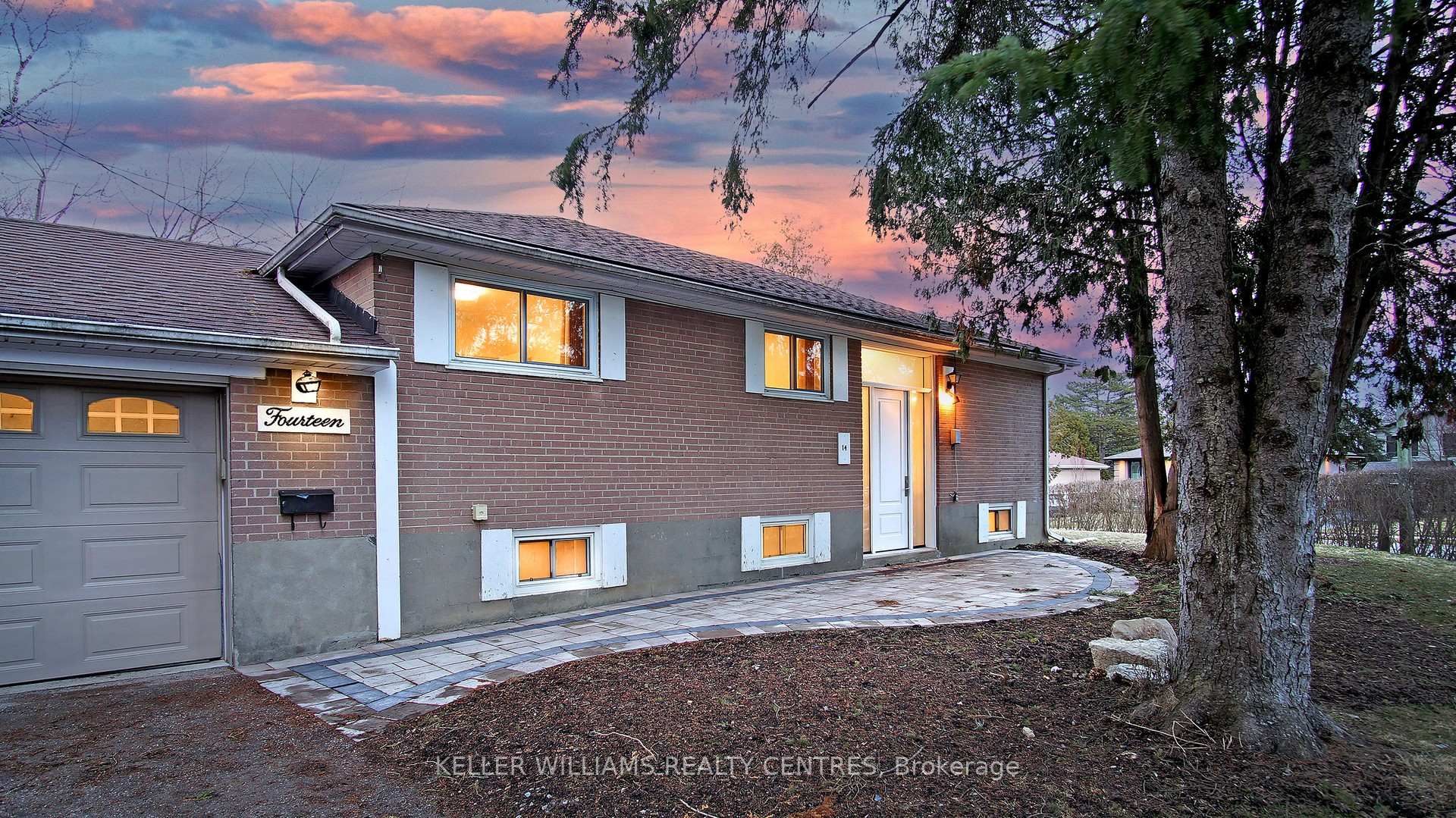 Photo 4 of 14 Algonquin Crescent, Aurora, Aurora Heights — HOMEH