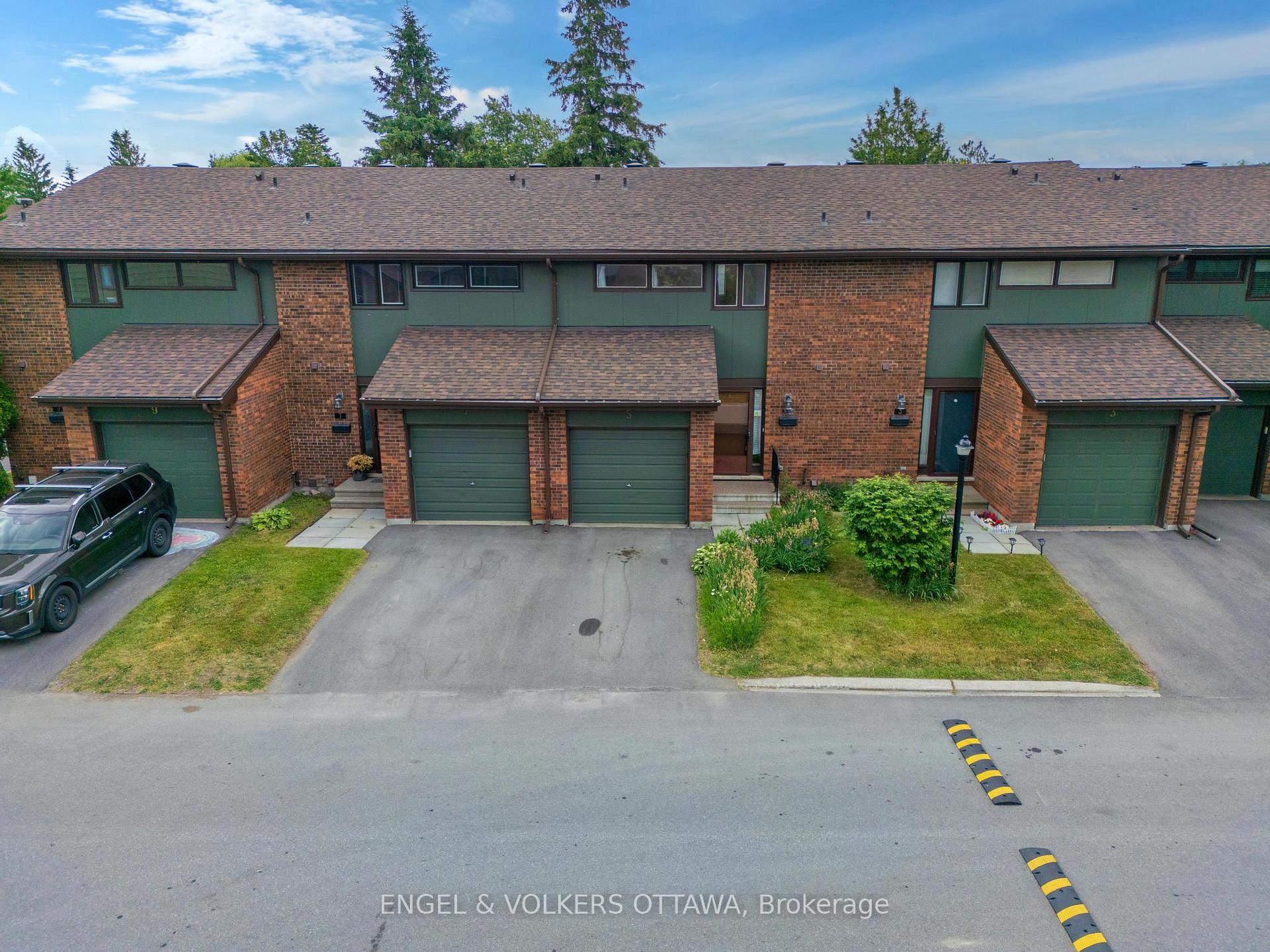 Photo 1 of Unit 32, 5 Bethune Way, Ottawa, Kanata - Beaverbrook — HOMEH
