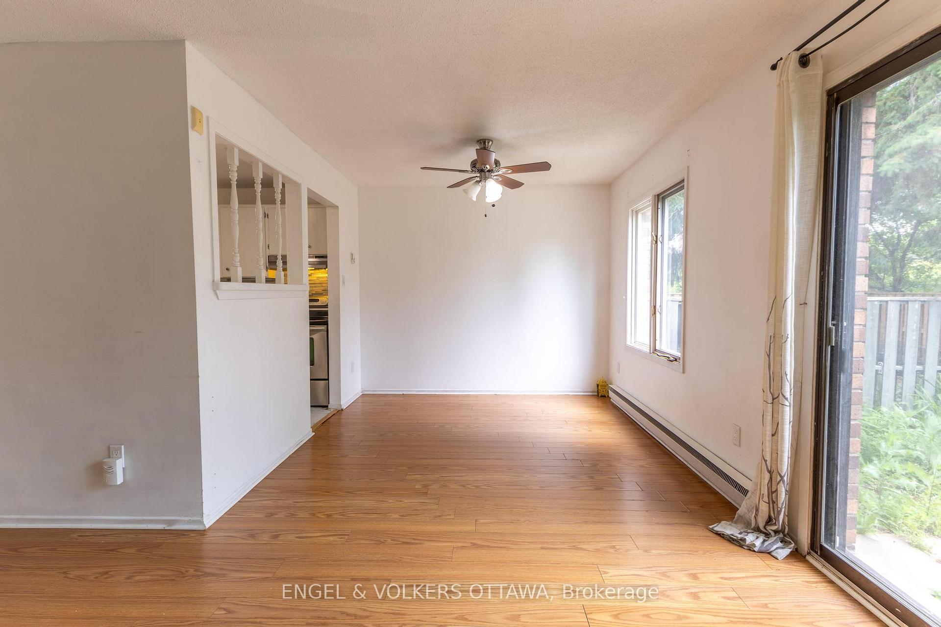 Photo 4 of Unit 32, 5 Bethune Way, Ottawa, Kanata - Beaverbrook — HOMEH