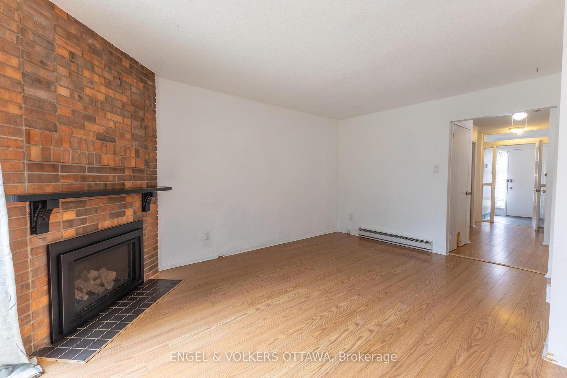 Photo 6 of Unit 32, 5 Bethune Way, Ottawa, Kanata - Beaverbrook — HOMEH