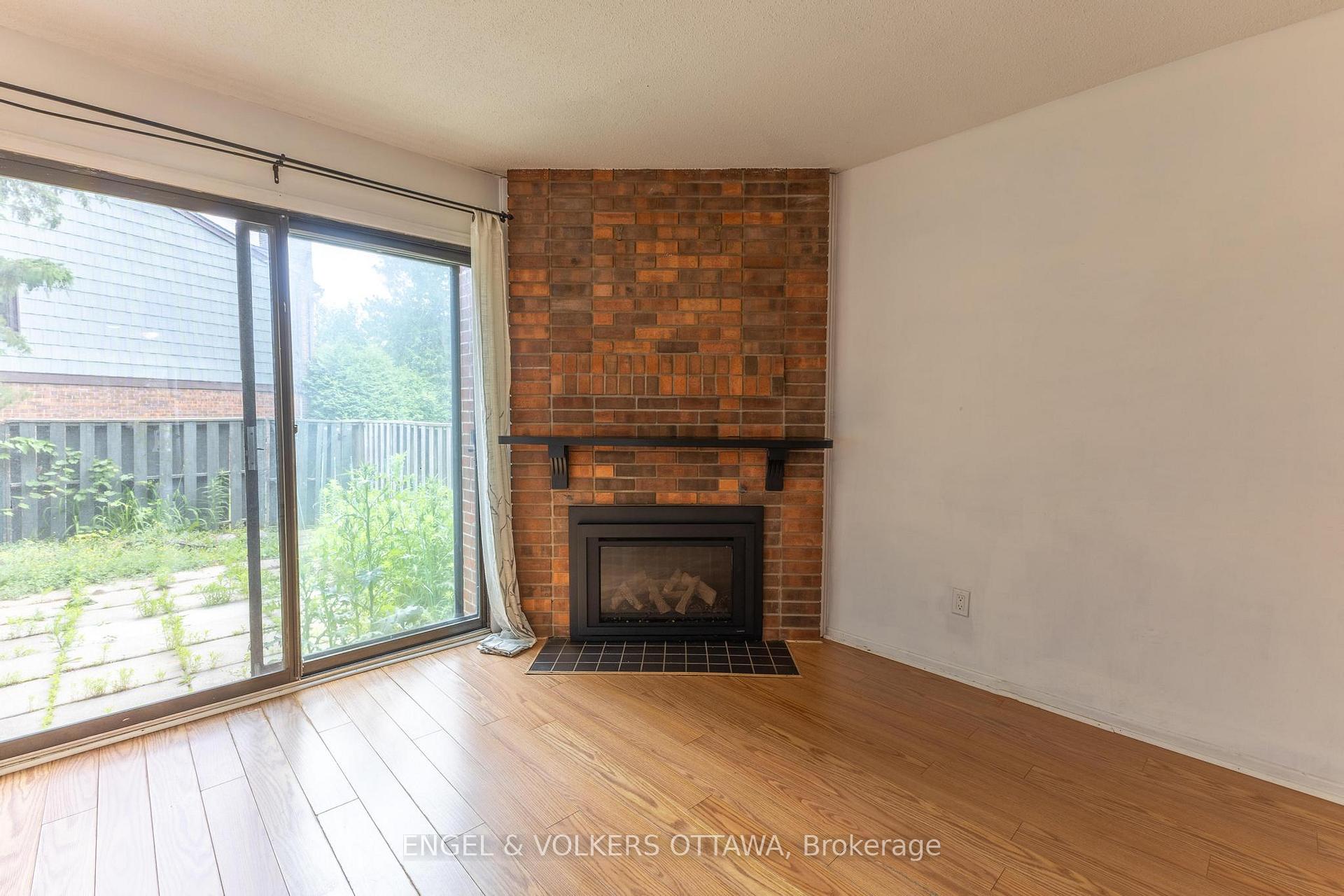 Photo 10 of Unit 32, 5 Bethune Way, Ottawa, Kanata - Beaverbrook — HOMEH