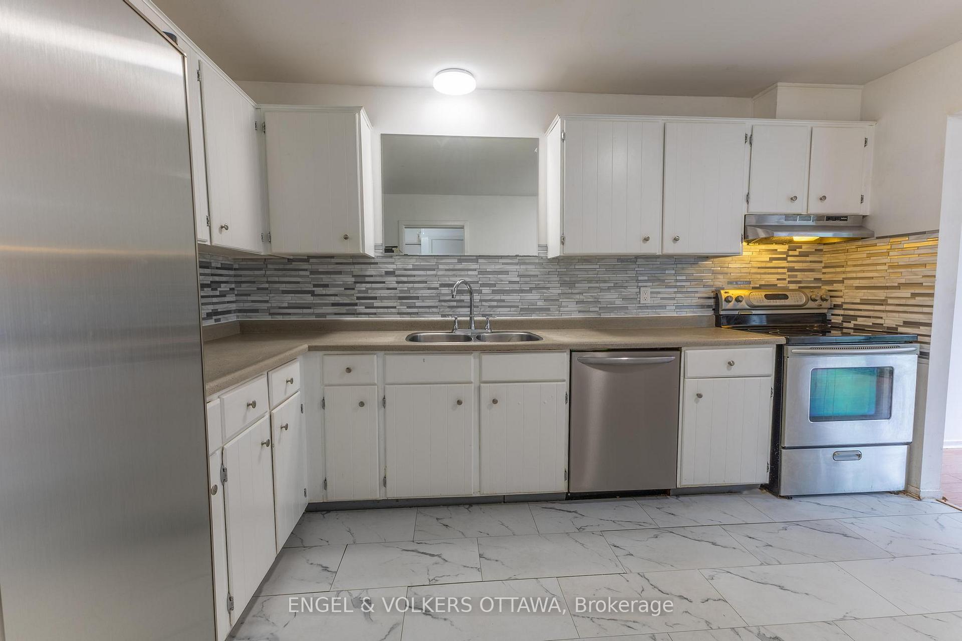 Photo 11 of Unit 32, 5 Bethune Way, Ottawa, Kanata - Beaverbrook — HOMEH