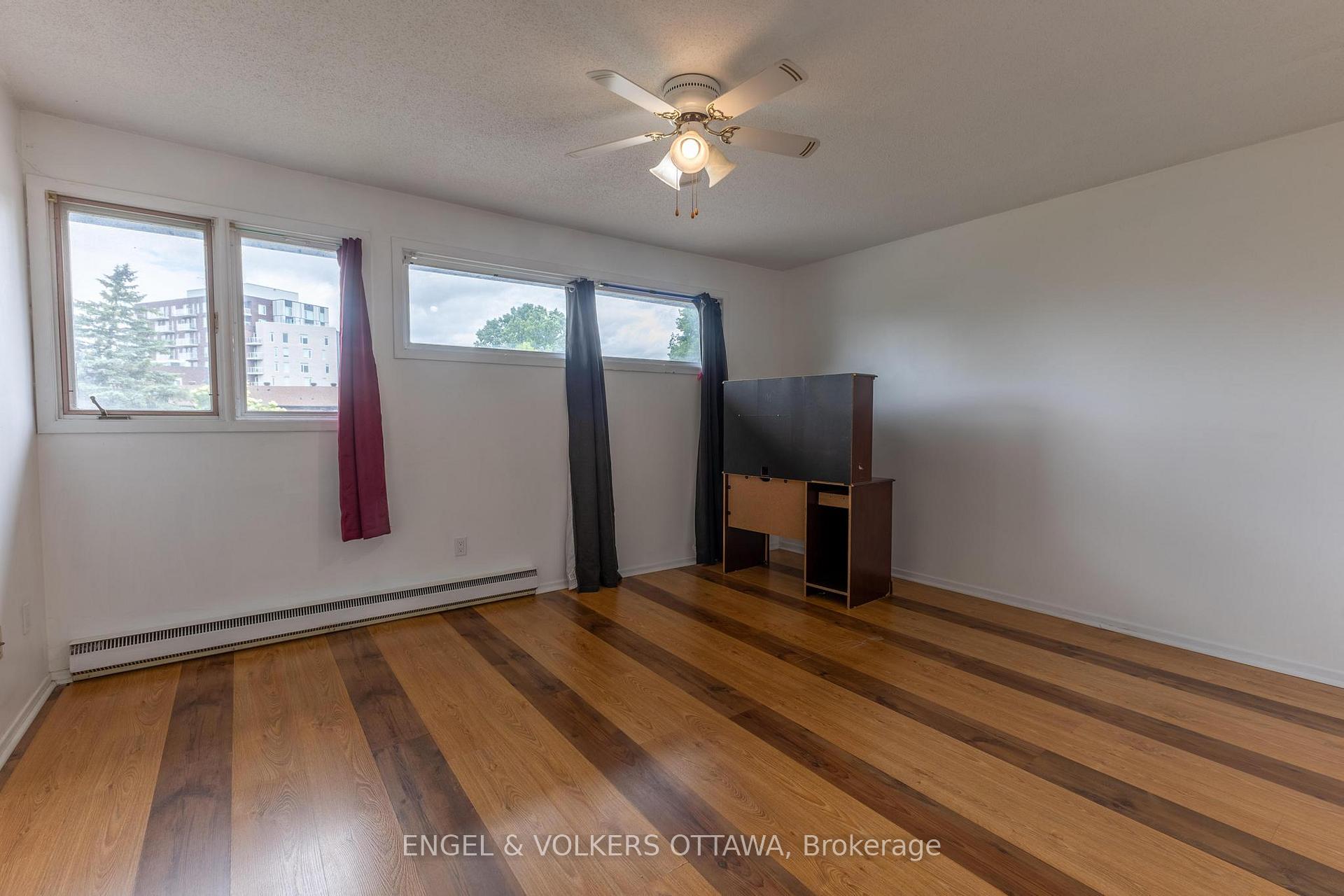 Photo 15 of Unit 32, 5 Bethune Way, Ottawa, Kanata - Beaverbrook — HOMEH