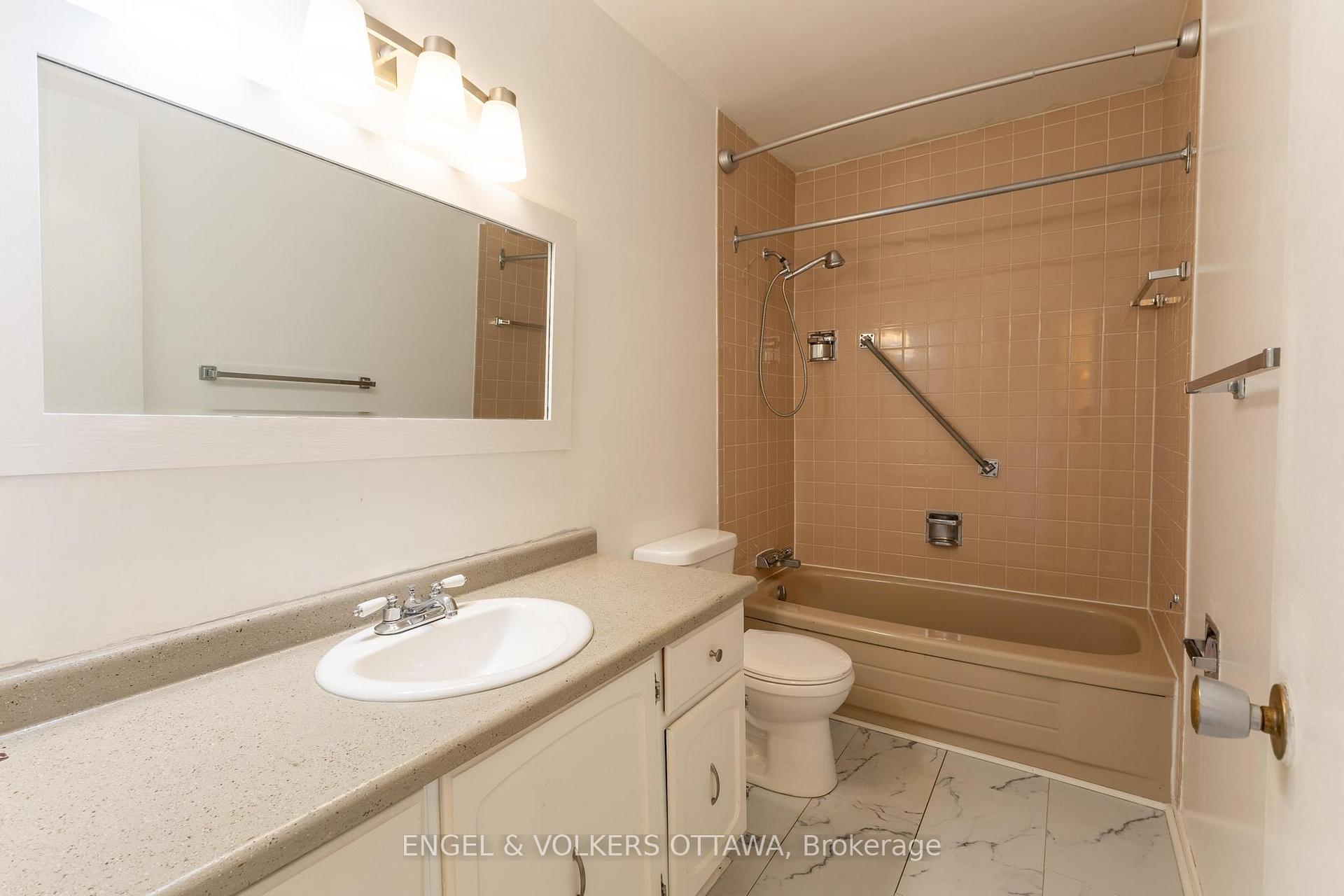 Photo 18 of Unit 32, 5 Bethune Way, Ottawa, Kanata - Beaverbrook — HOMEH