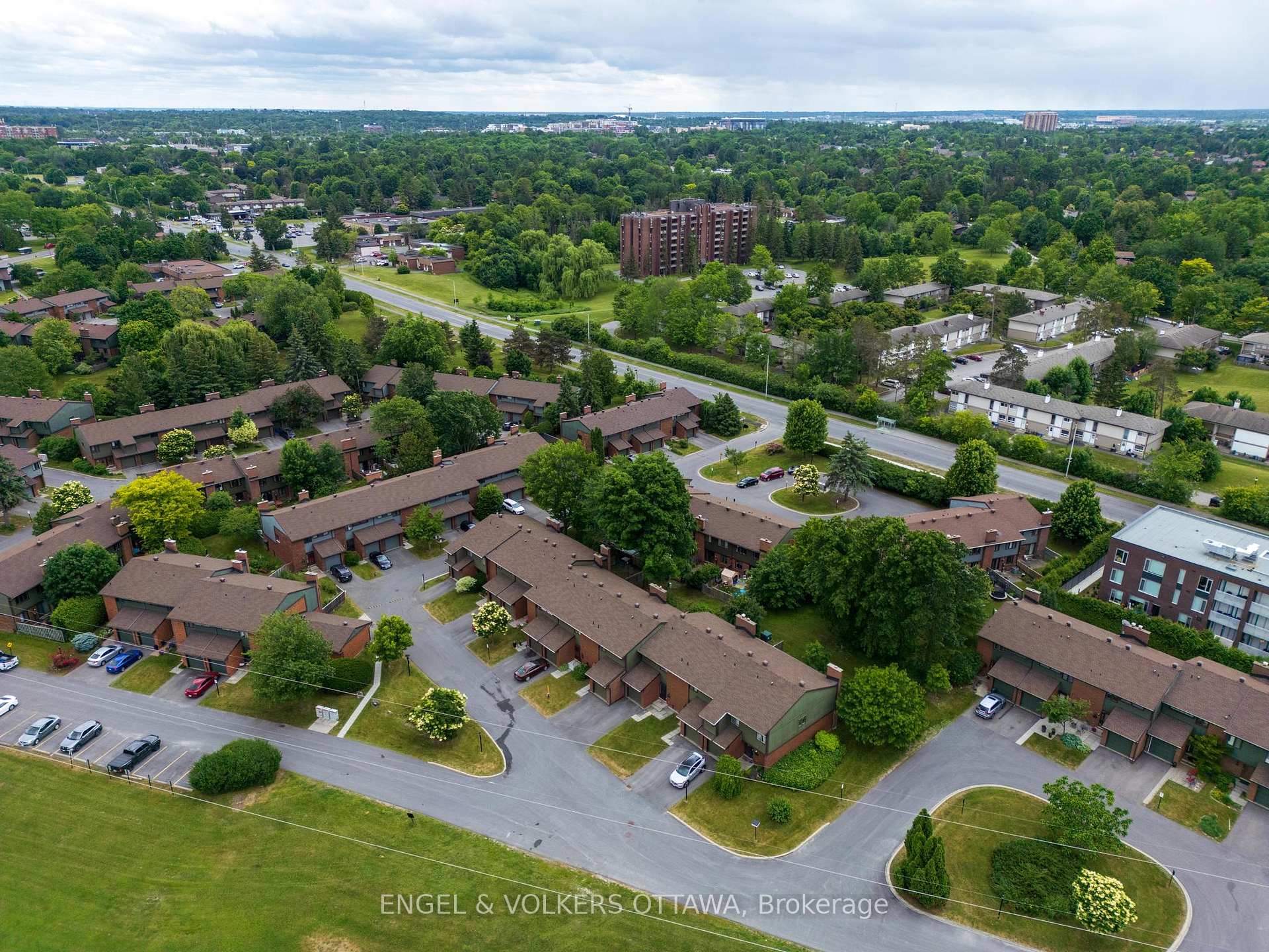 Photo 29 of Unit 32, 5 Bethune Way, Ottawa, Kanata - Beaverbrook — HOMEH